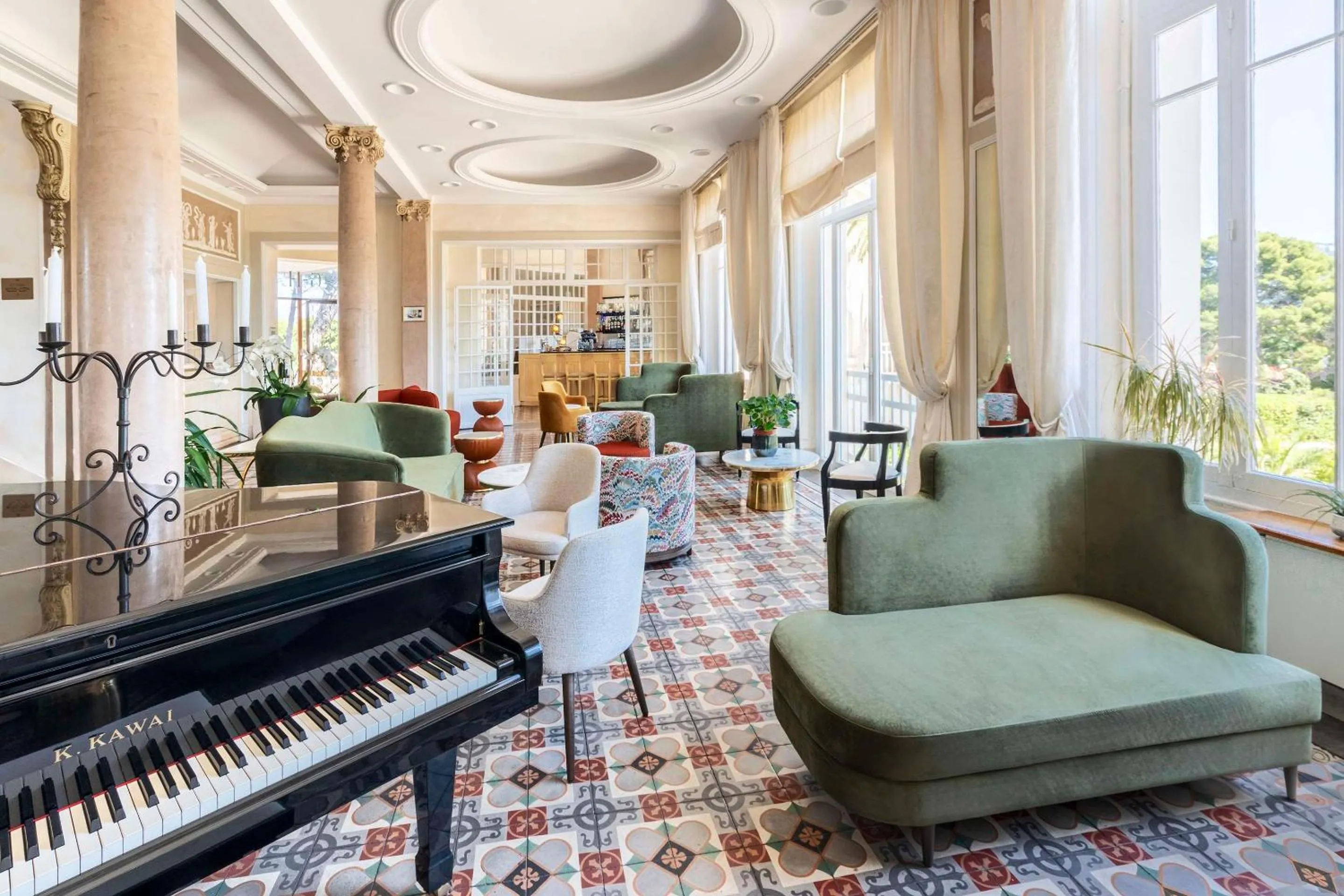 Living room in Grand Hotel Des Lecques; BW Signature Collection