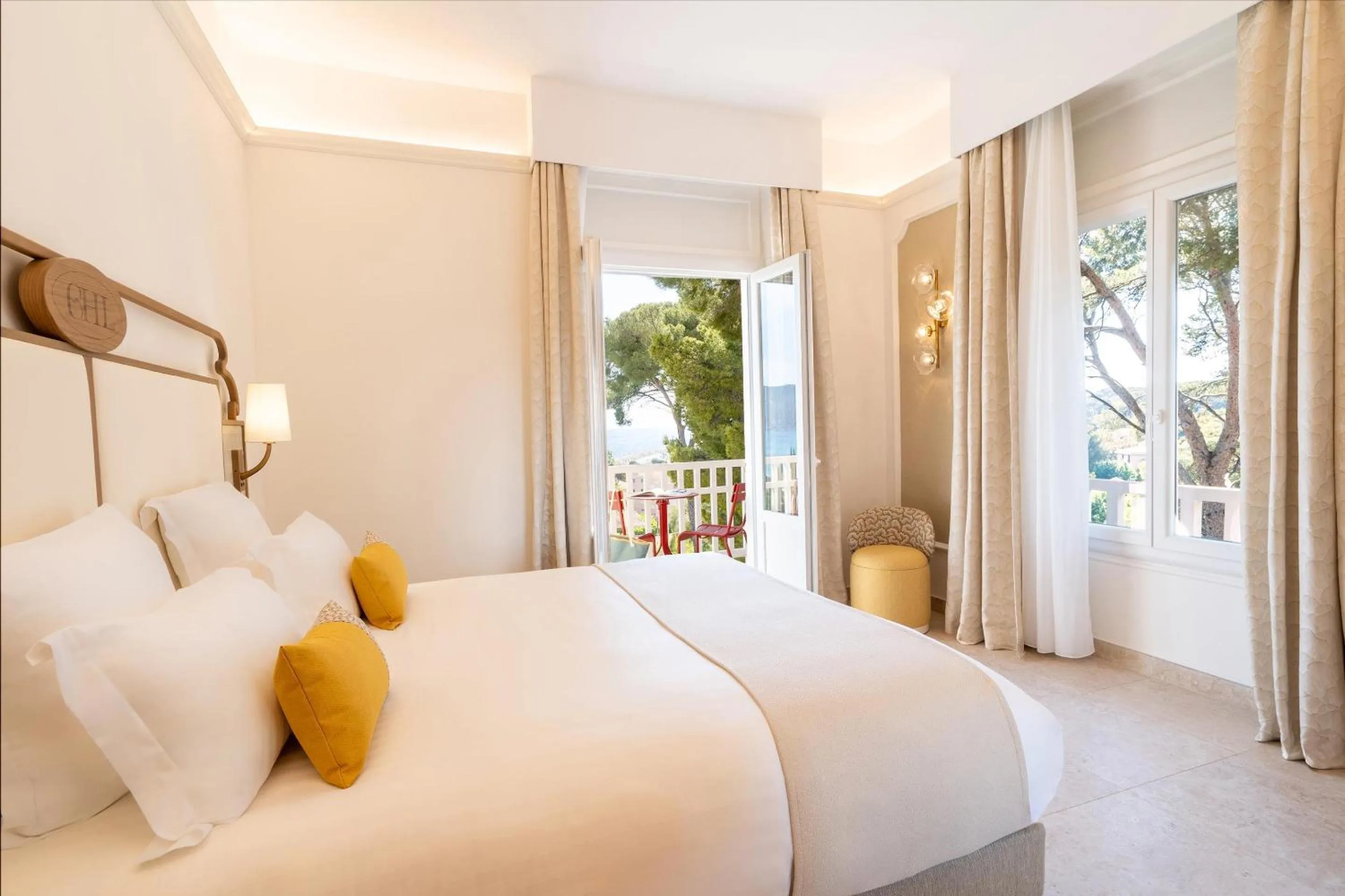 Bedroom, Bed in Grand Hotel Des Lecques; BW Signature Collection