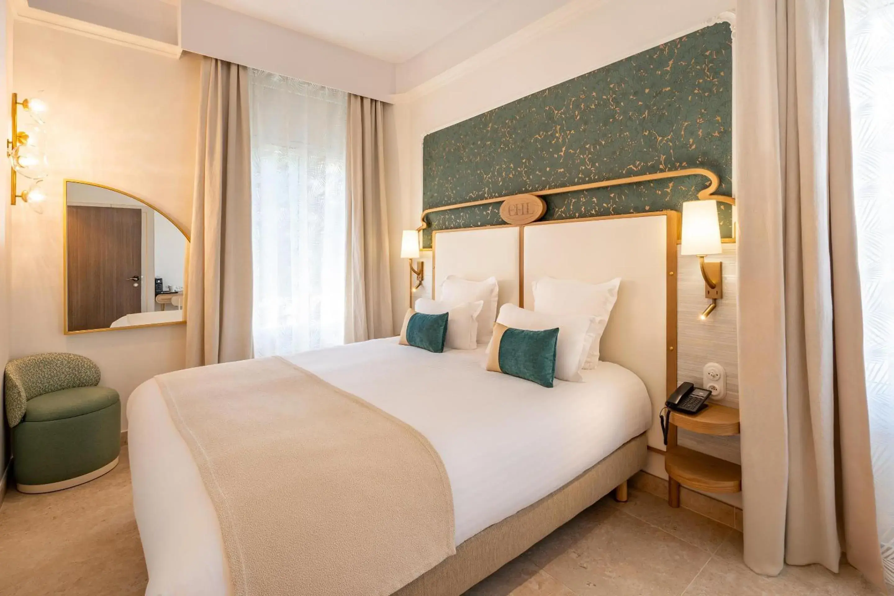 Bedroom, Bed in Grand Hotel Des Lecques; BW Signature Collection Bedroom, Bed in Grand Hotel Des Lecques; BW Signature Collection