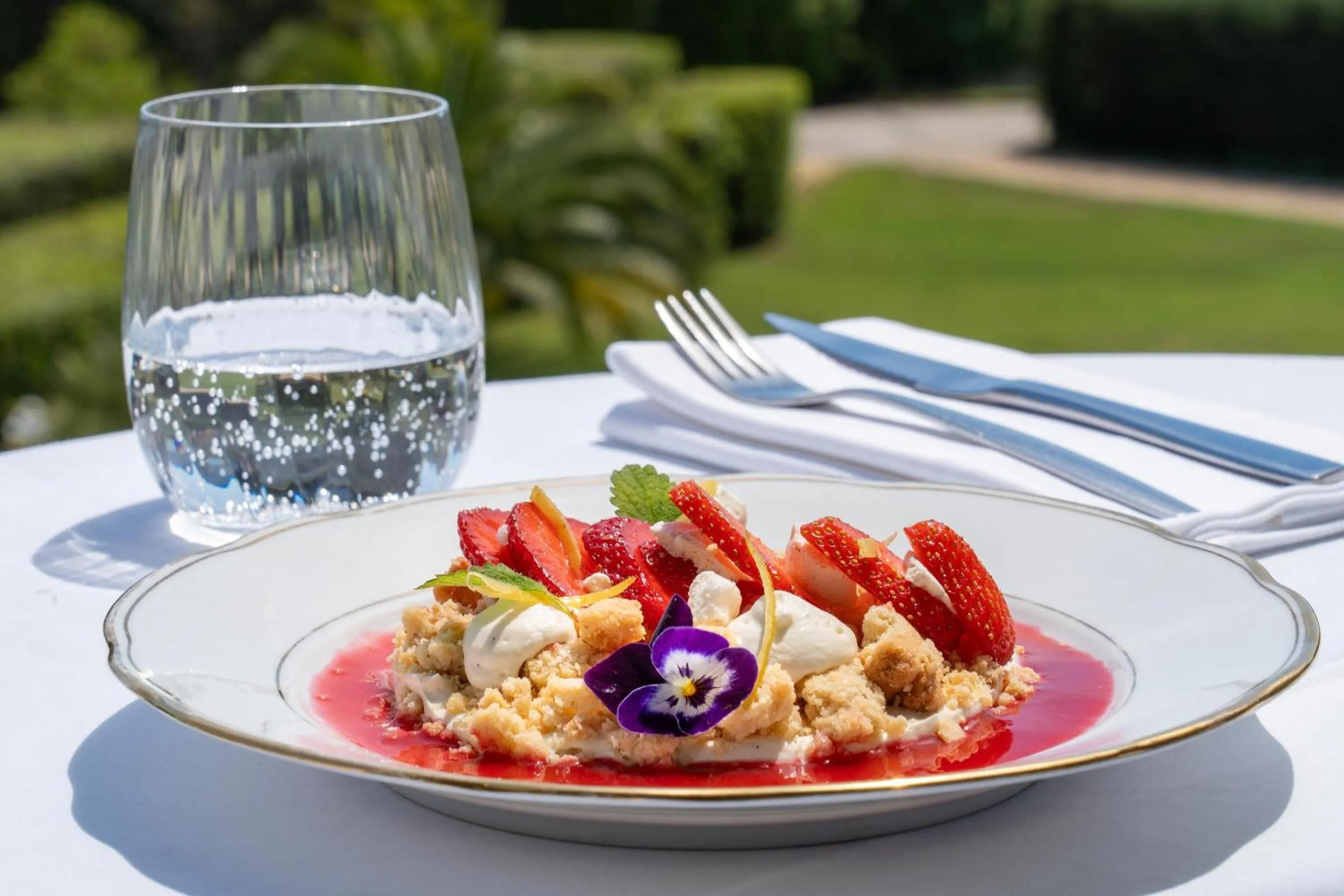 Restaurant/places to eat in Grand Hotel Des Lecques; BW Signature Collection