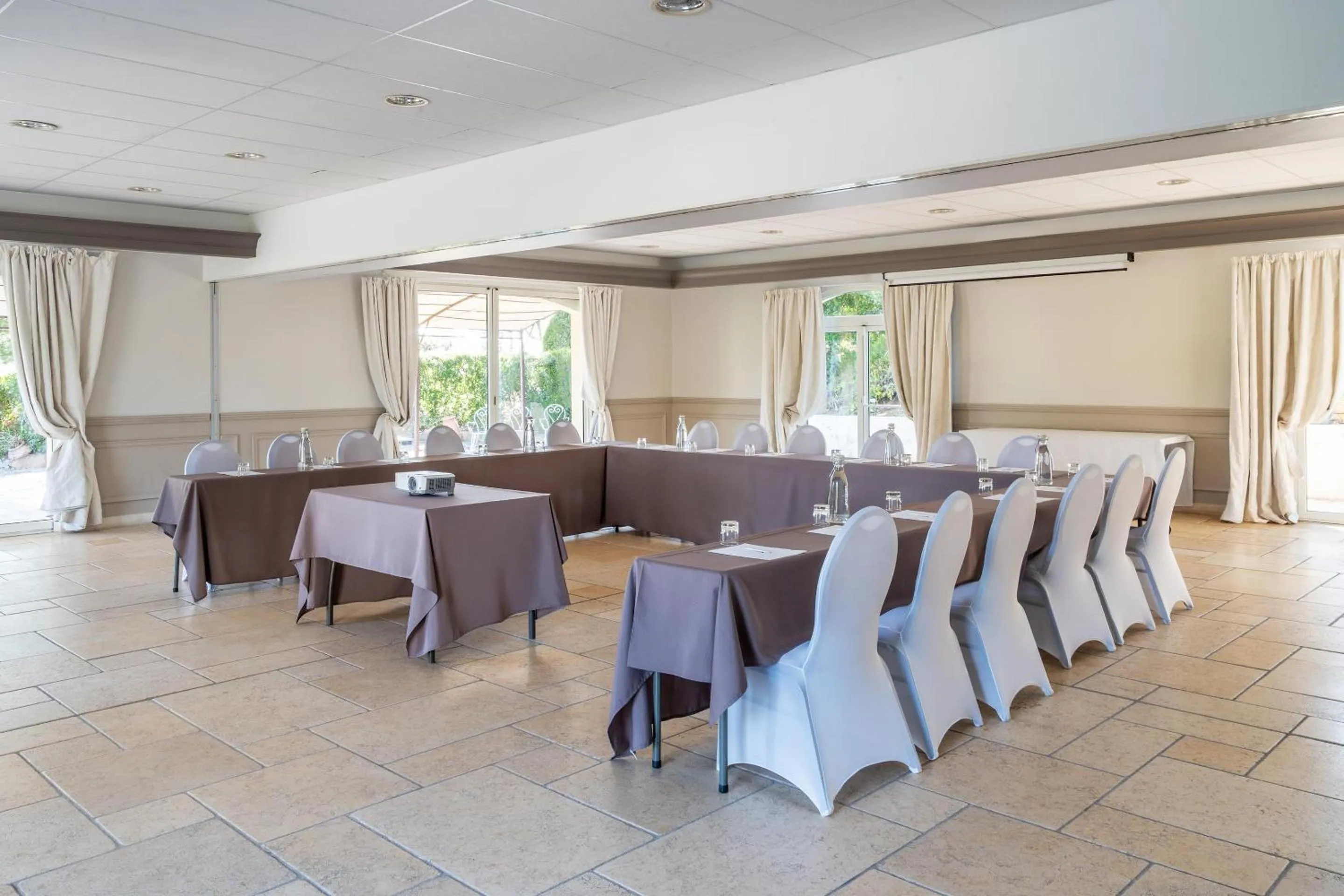 Meeting/conference room in Grand Hotel Des Lecques; BW Signature Collection