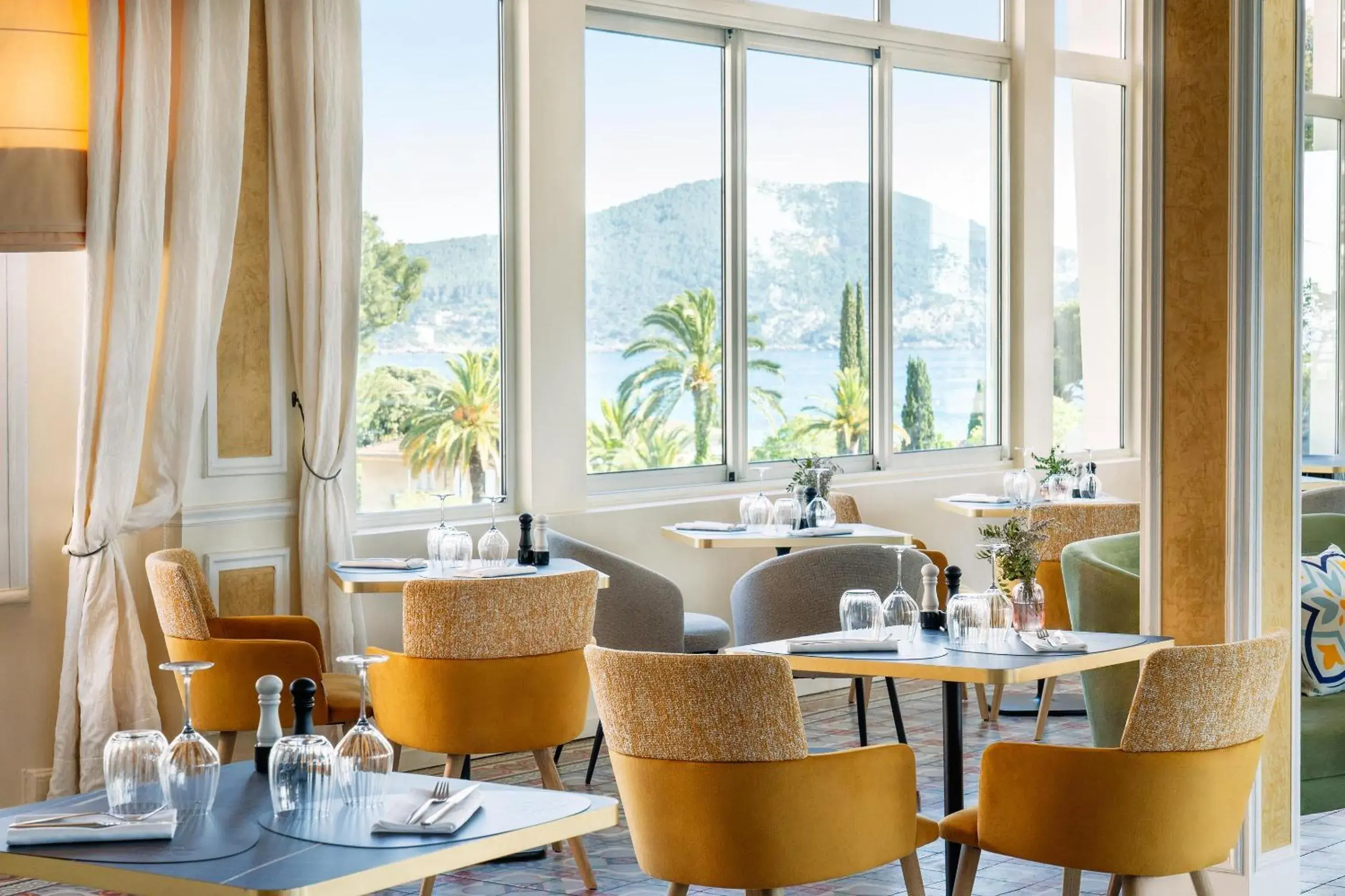 Restaurant/places to eat in Grand Hotel Des Lecques; BW Signature Collection Restaurant/places to eat in Grand Hotel Des Lecques; BW Signature Collection