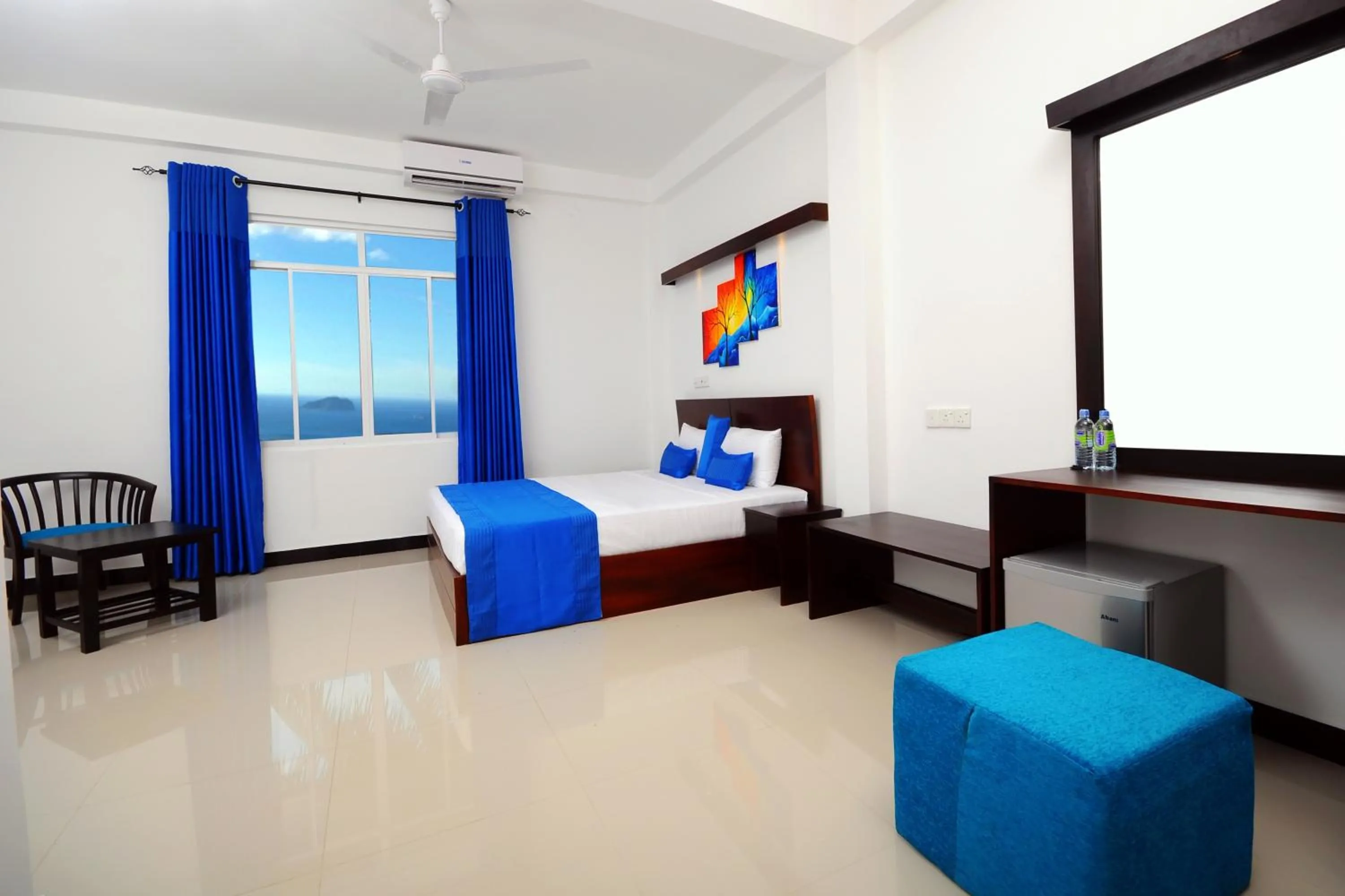 Photo of the whole room in City Stay
