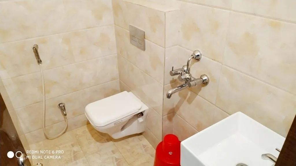 Toilet in Hotel Holideiinn