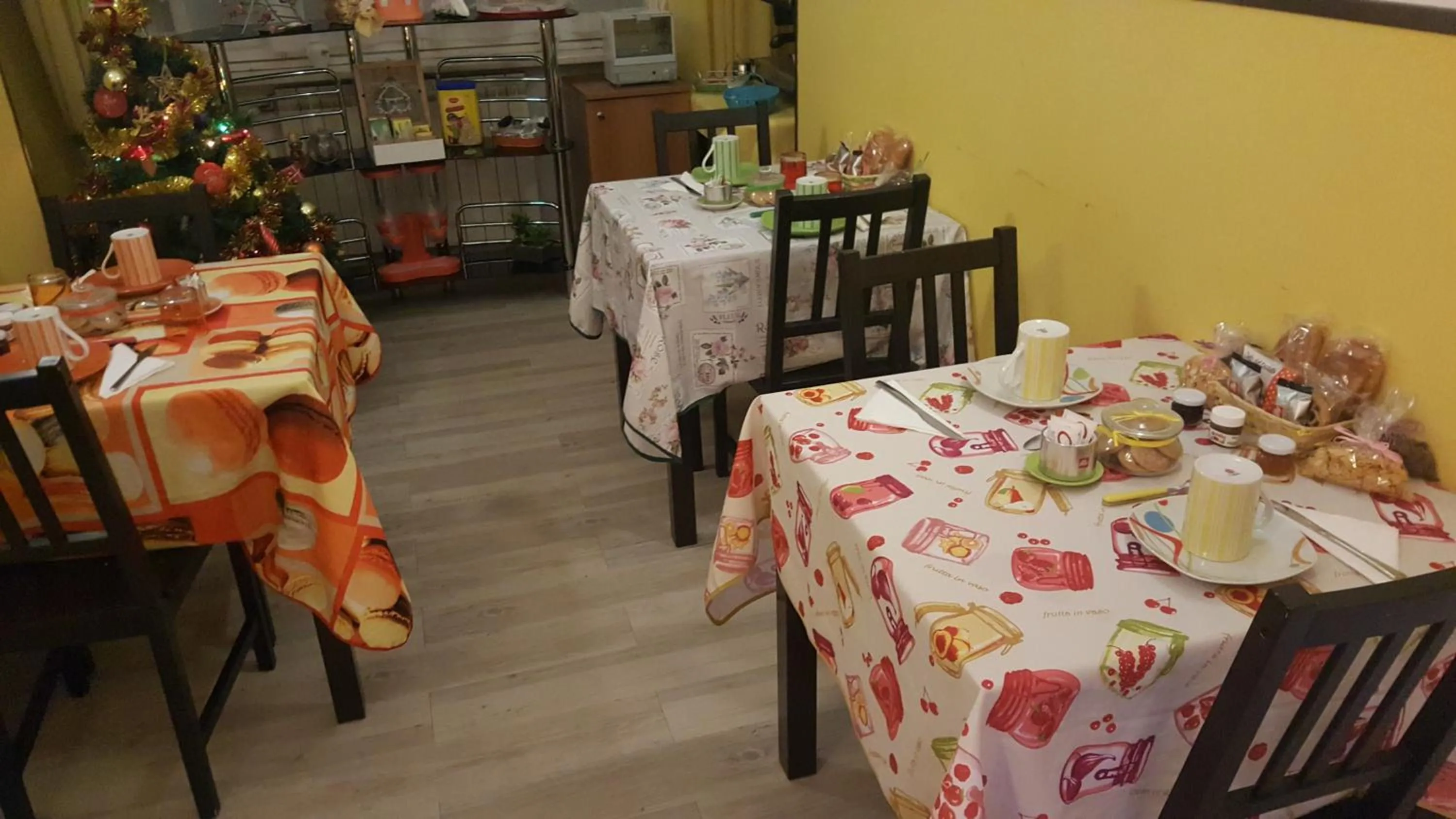 Restaurant/places to eat in Domina Romae B&B