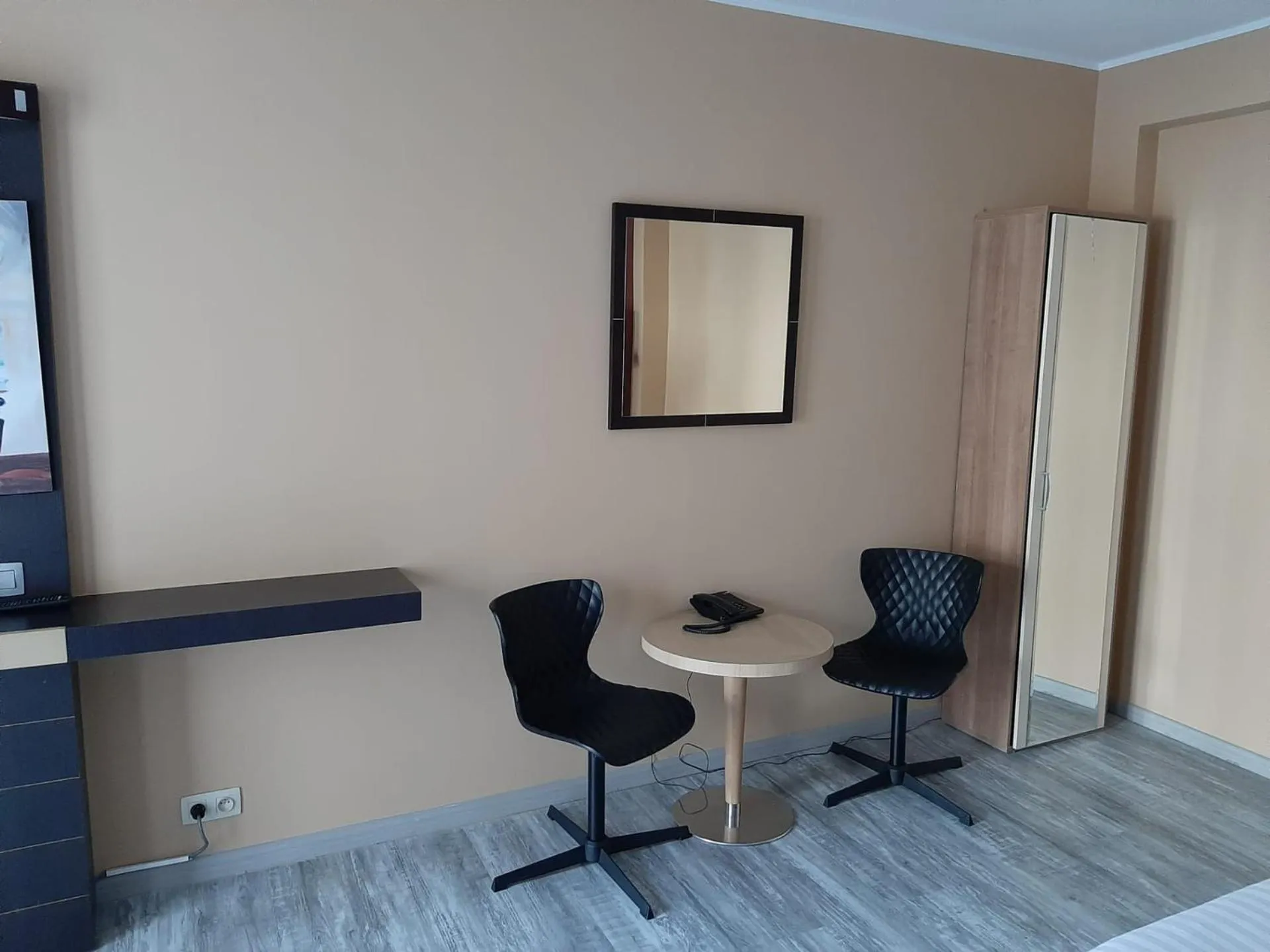 Seating Area in Albert Hotel