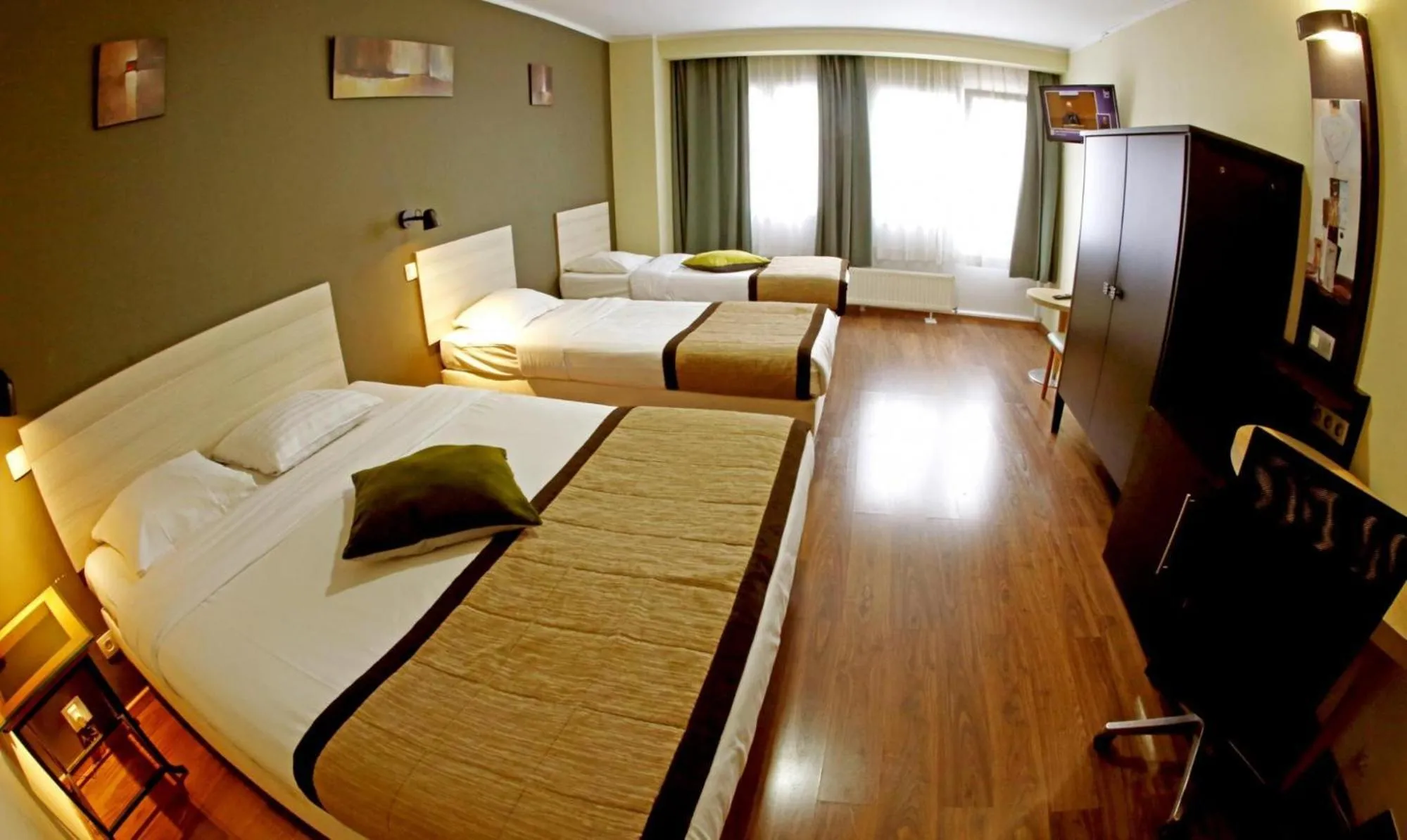 Photo of the whole room in Albert Hotel