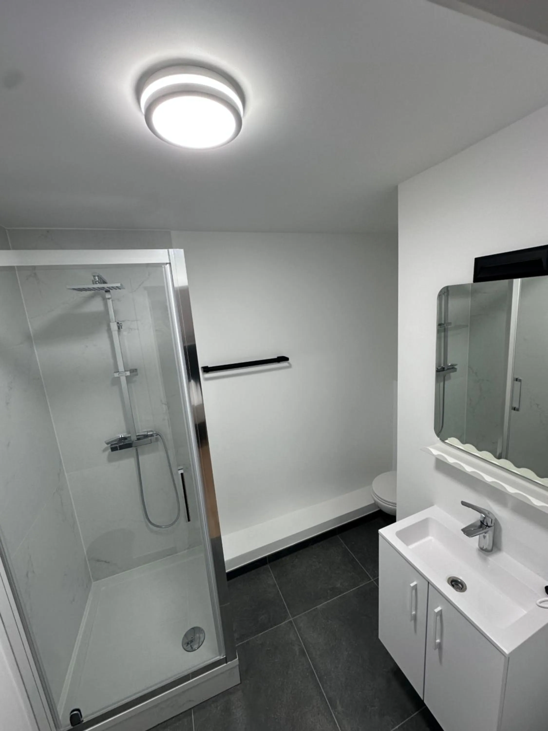 Shower in Hotel Albert