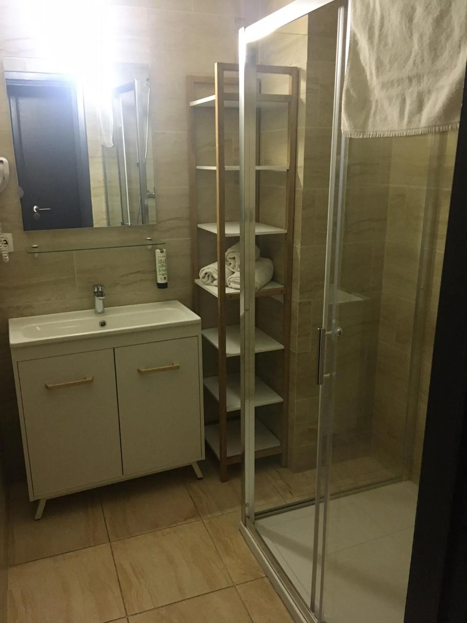 Bathroom in Albert Hotel