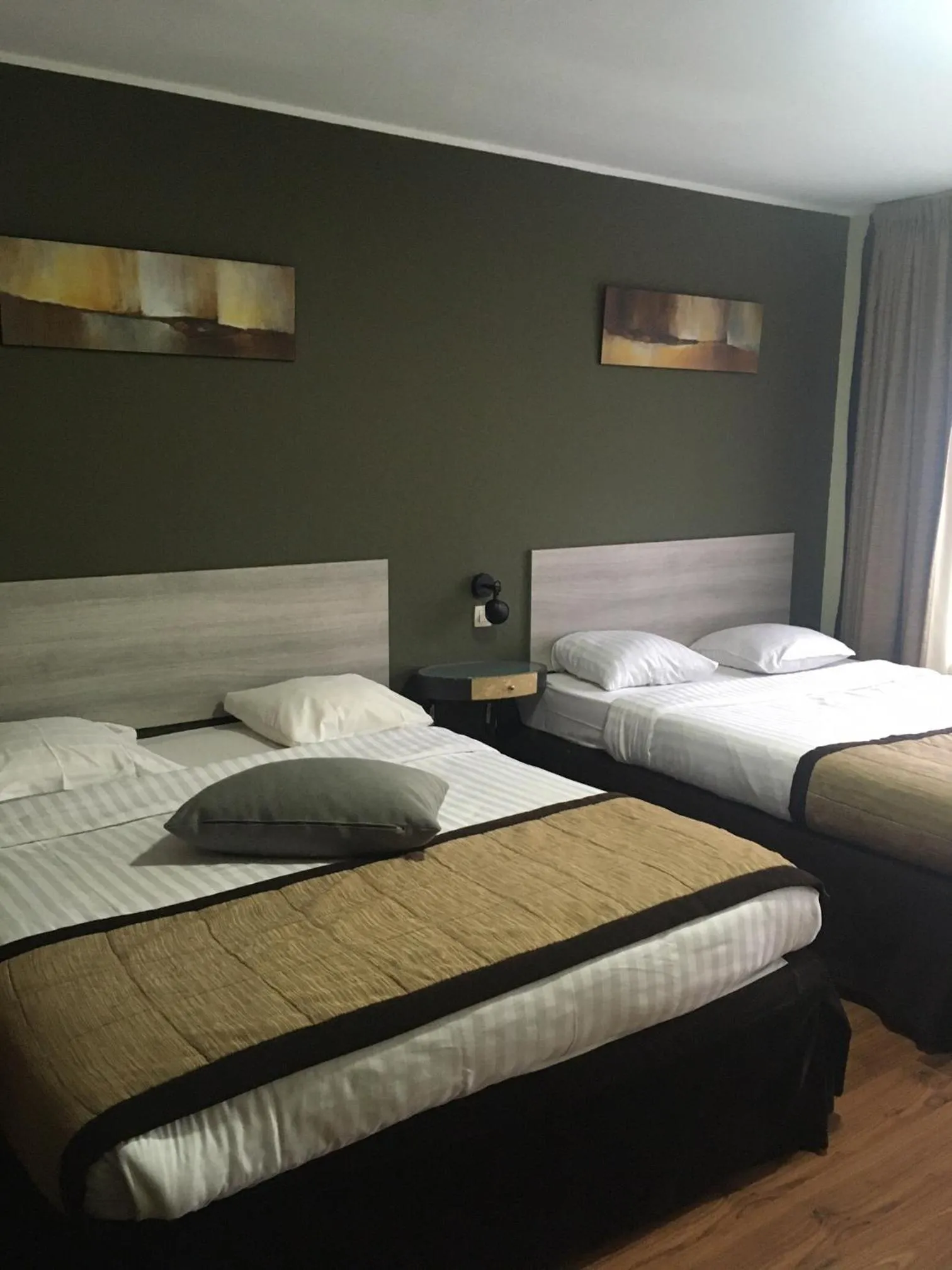 Bedroom in Albert Hotel