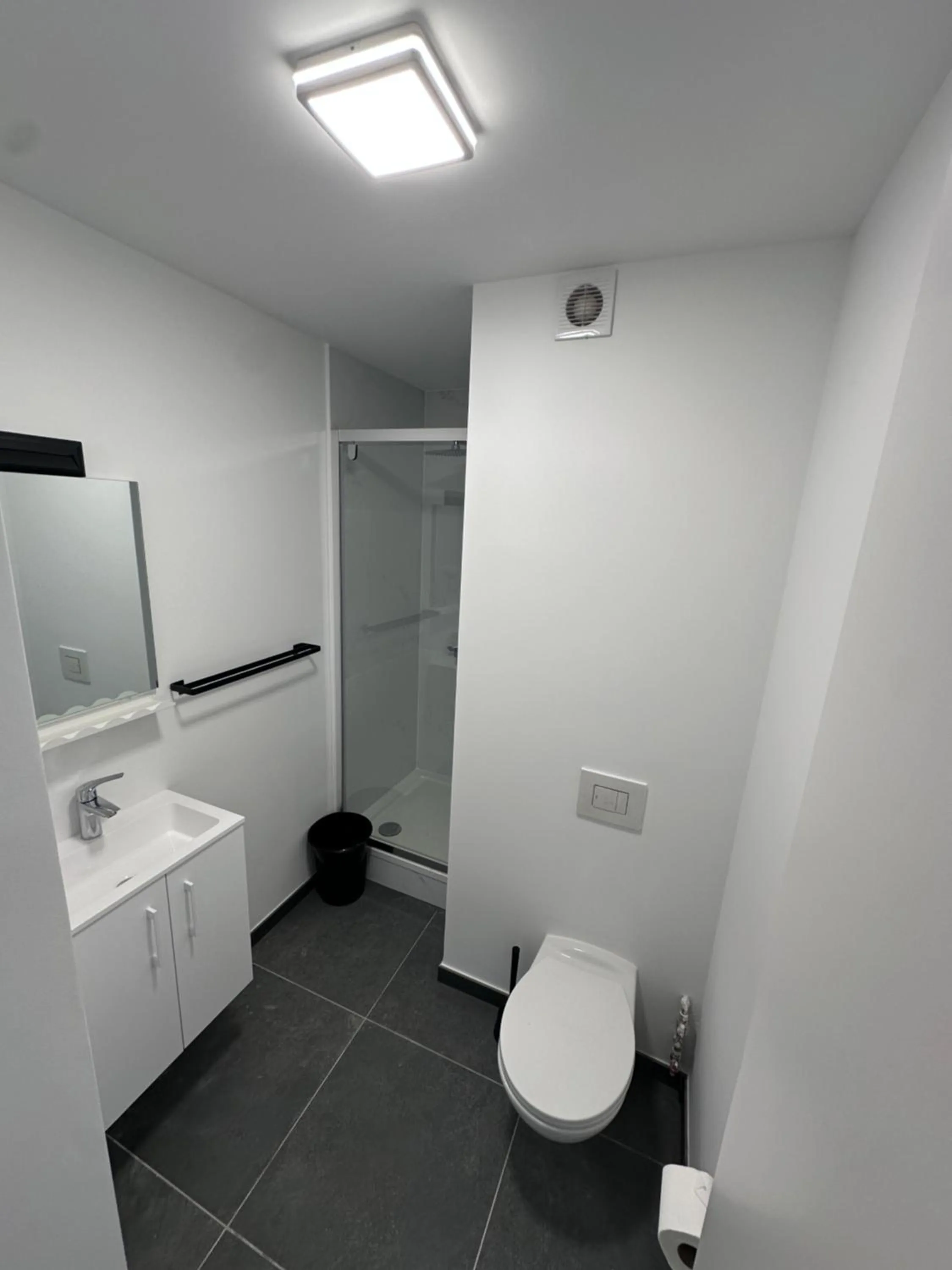 Shower in Hotel Albert