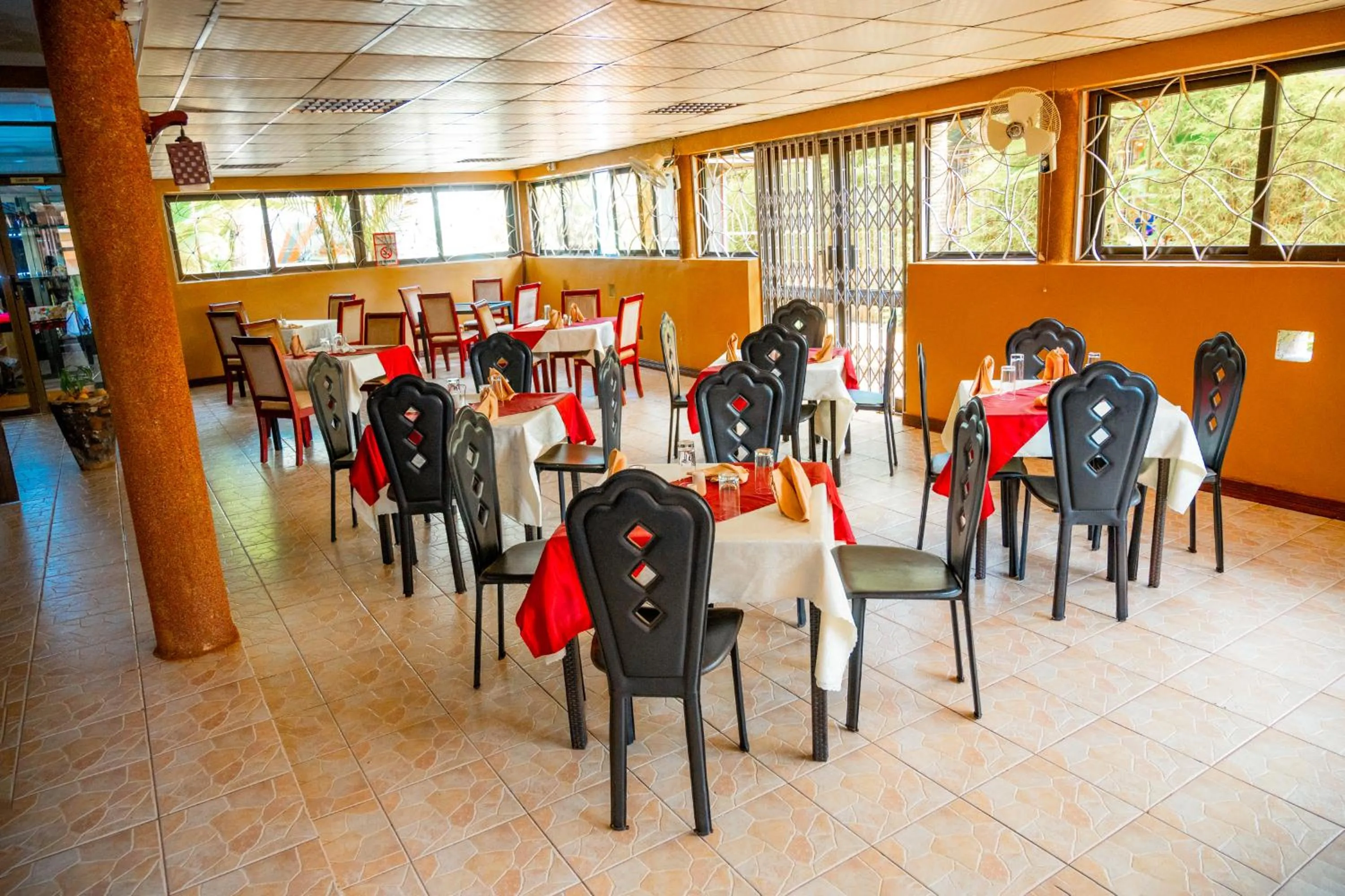 Restaurant/places to eat in Crystal Suites & Apartments