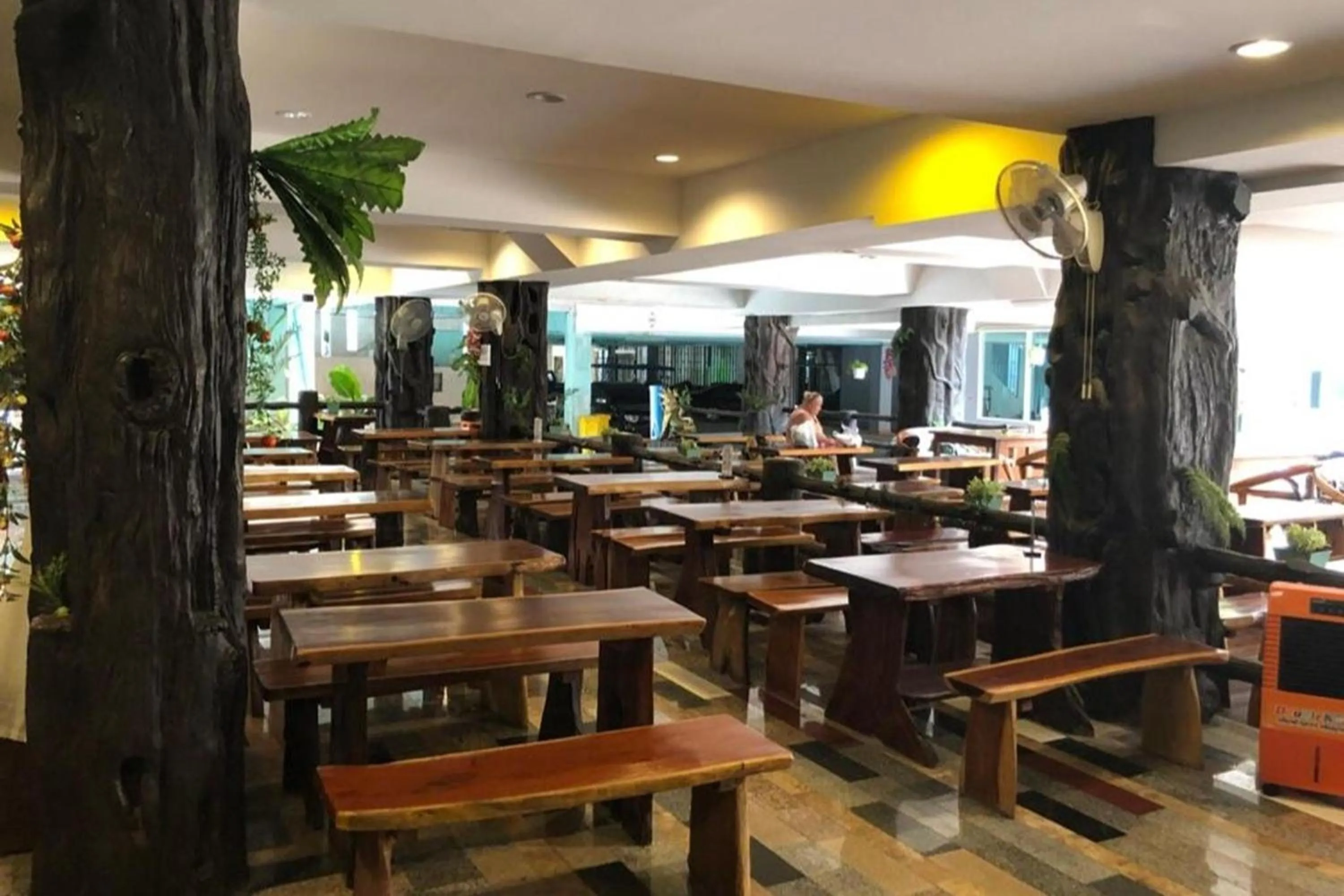 Restaurant/places to eat in A2Sea Hotel