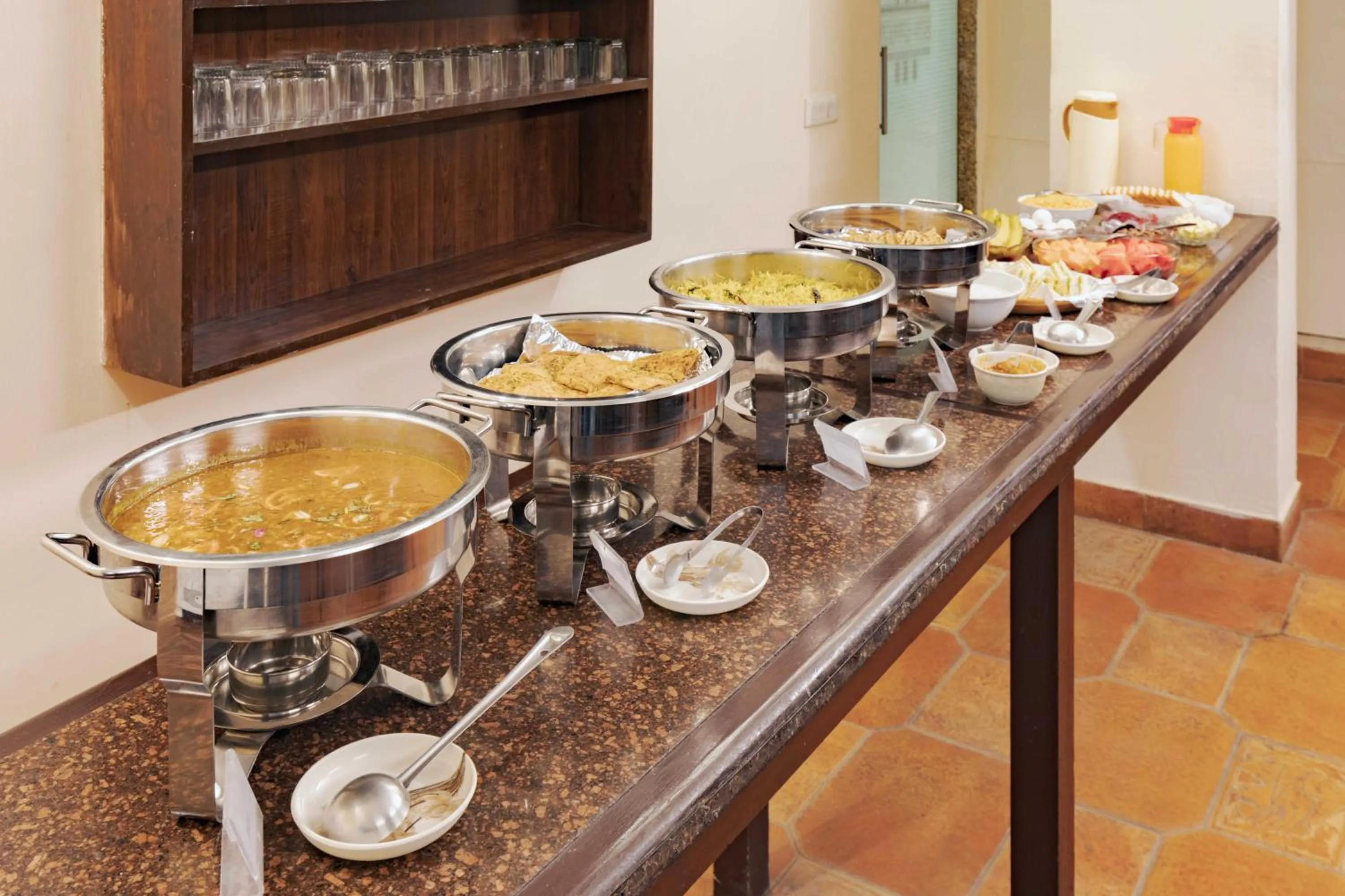 Restaurant/places to eat in Treebo White Castle, Gurgaon