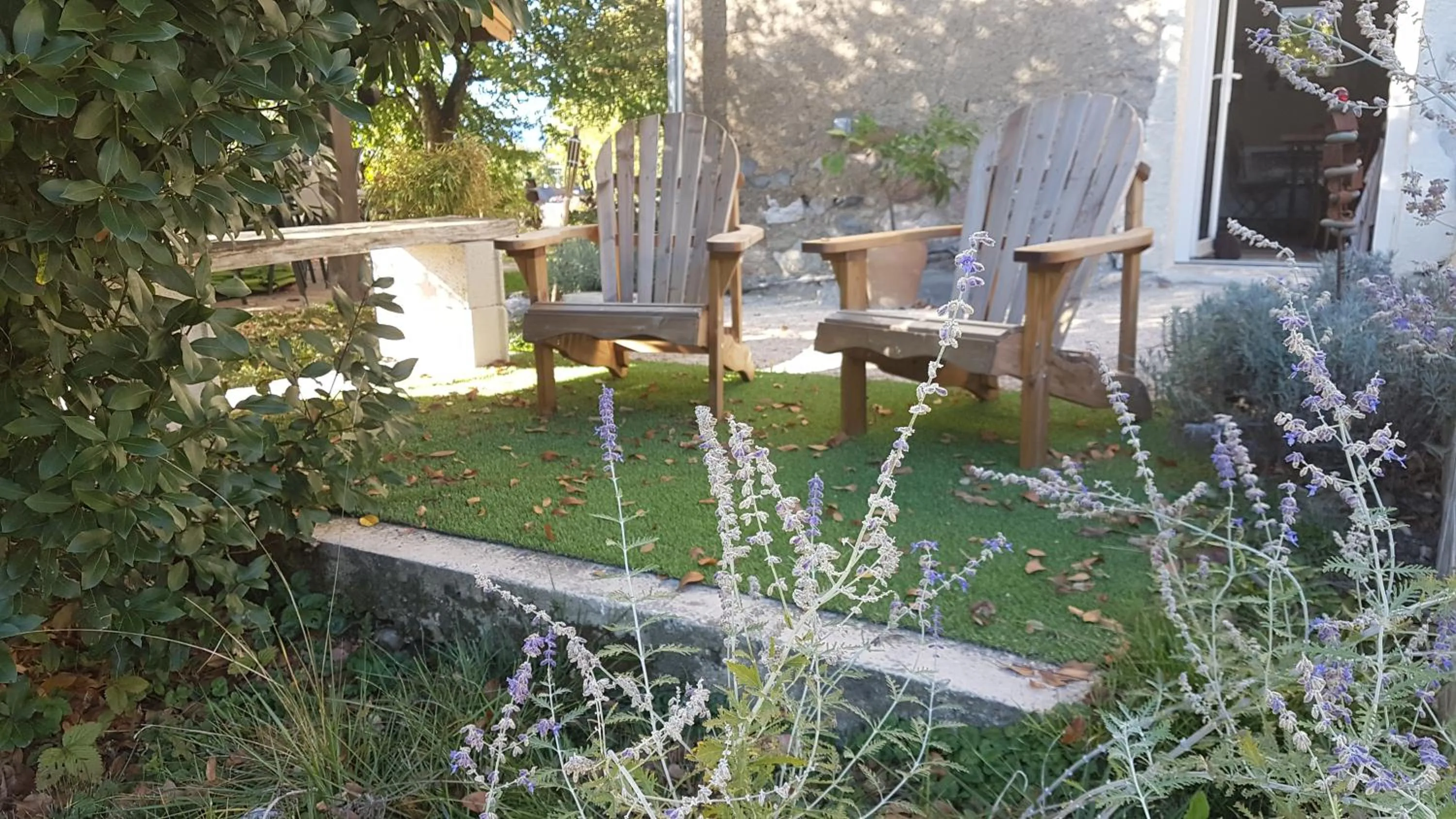 Garden in Antre Lacs