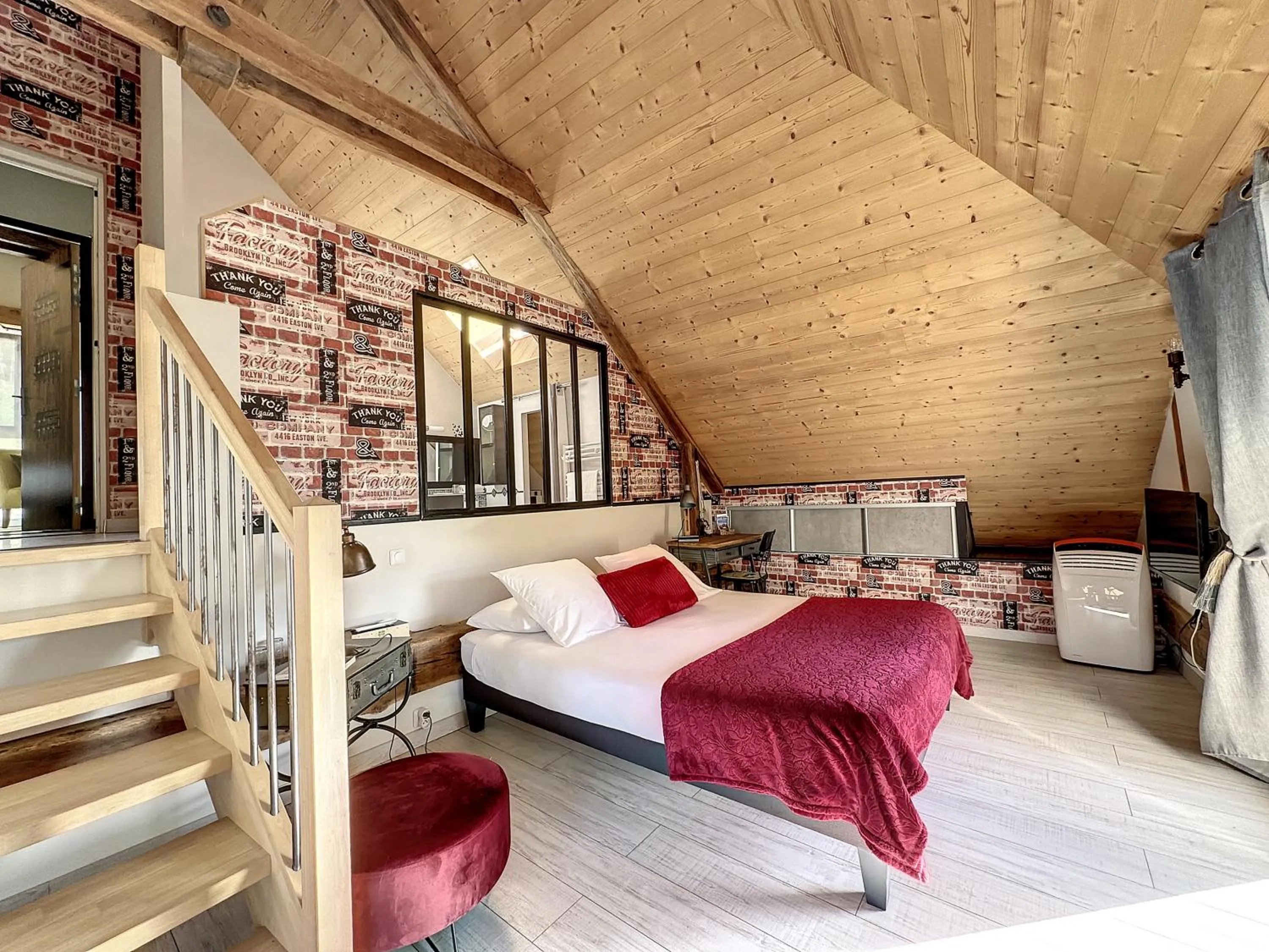 Photo of the whole room in Antre Lacs