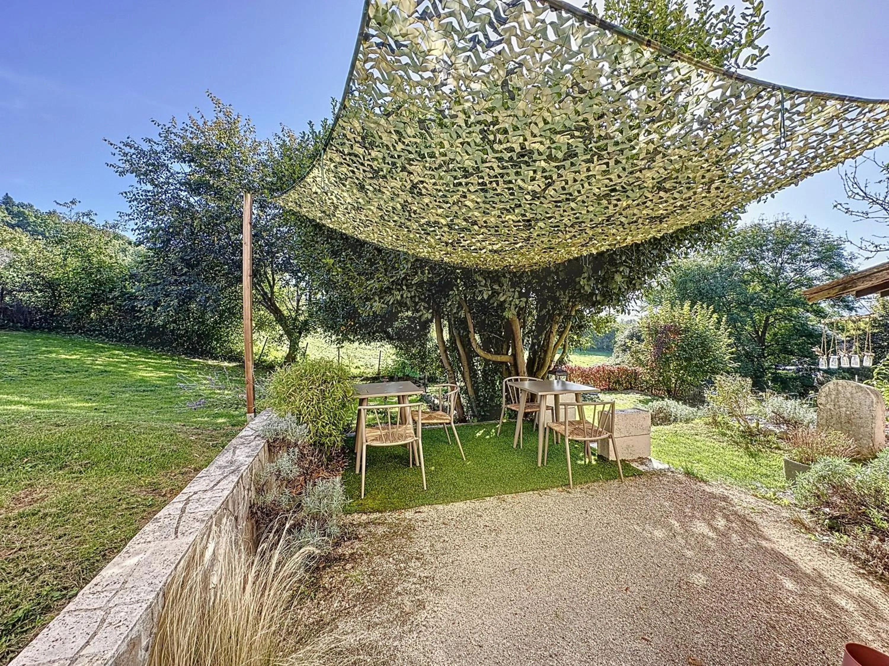 Garden in Antre Lacs