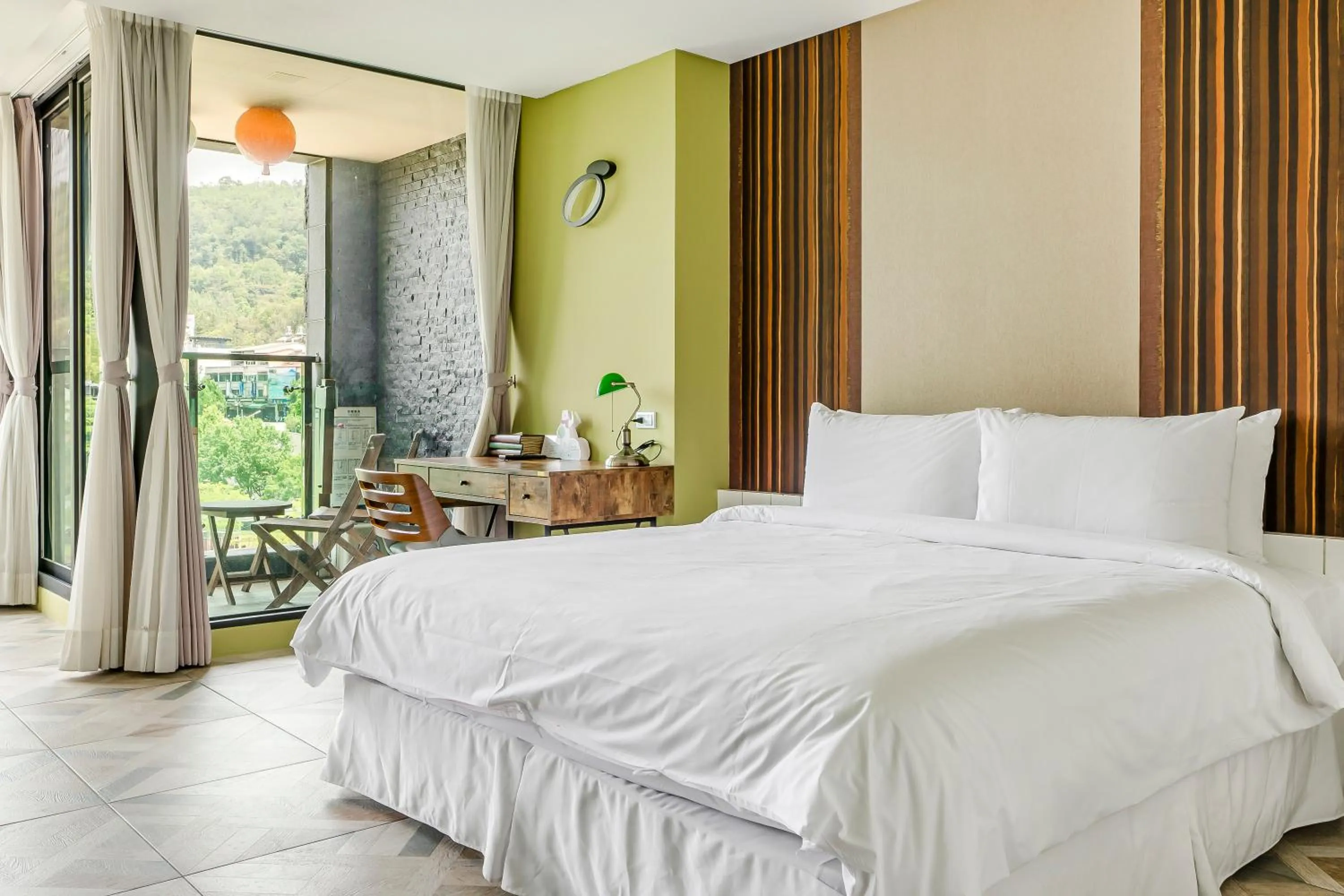 Photo of the whole room, Bed in Han Yan Design Hotel