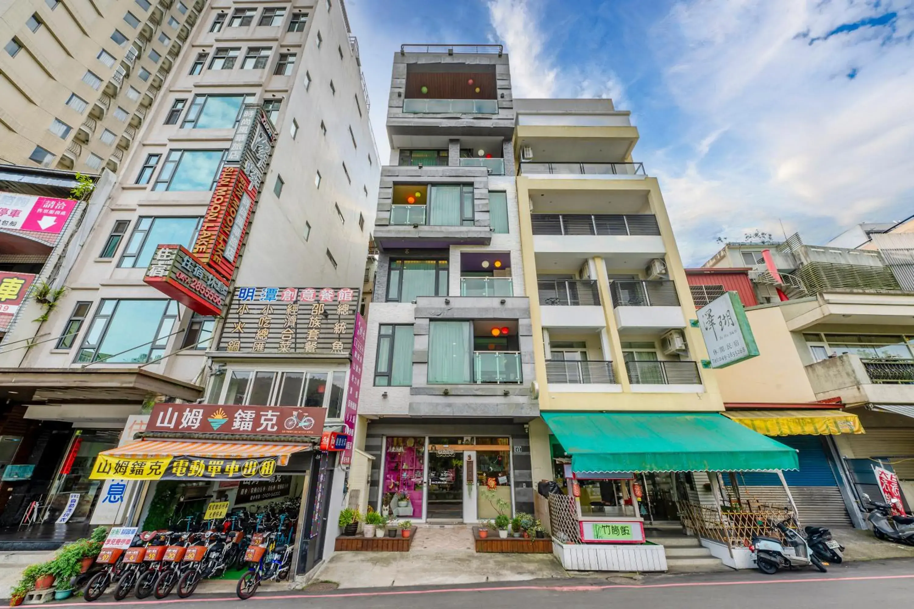 Property building in Han Yan Design Hotel Property building in Han Yan Design Hotel