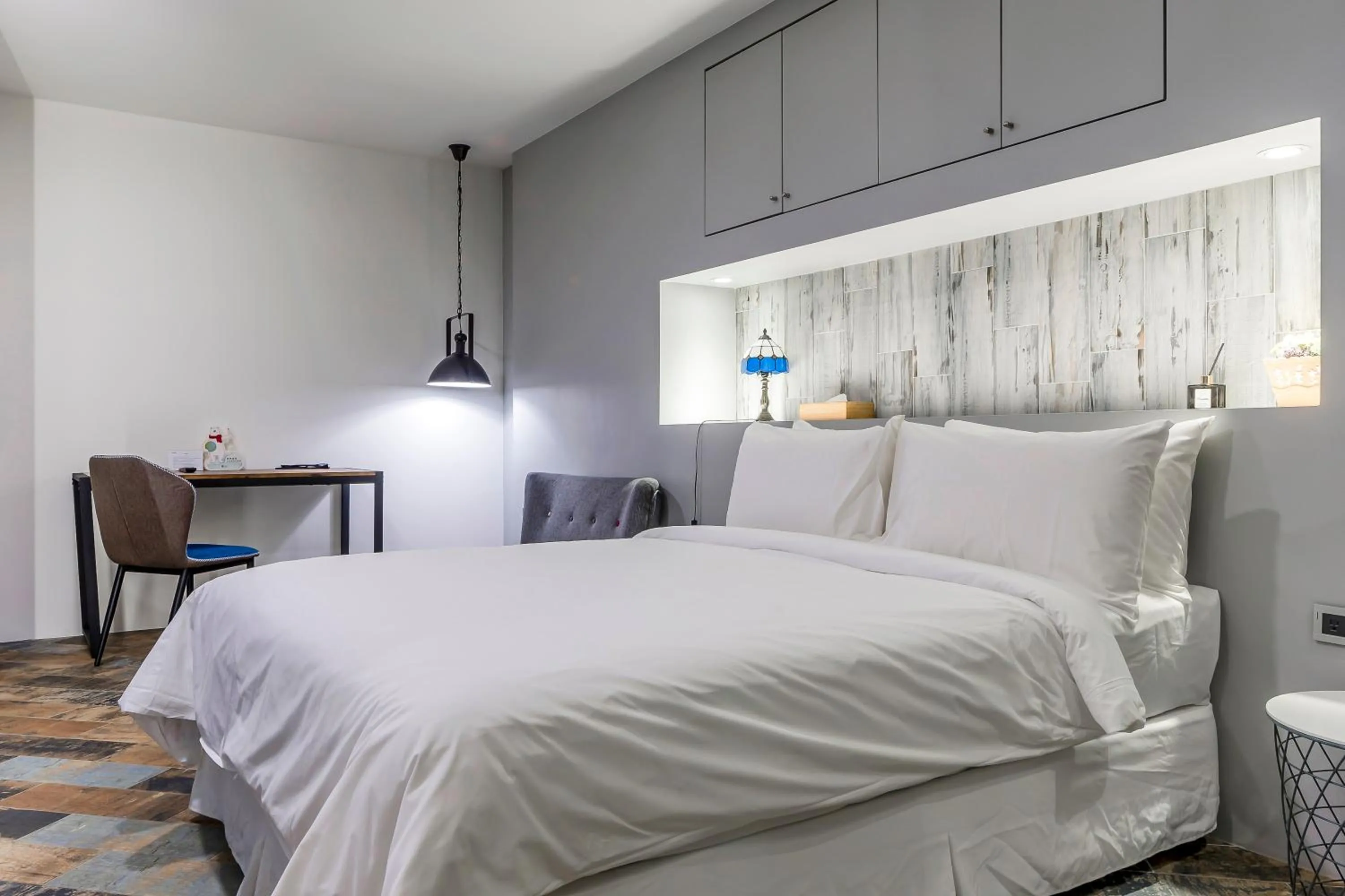 Bedroom, Bed in Han Yan Design Hotel