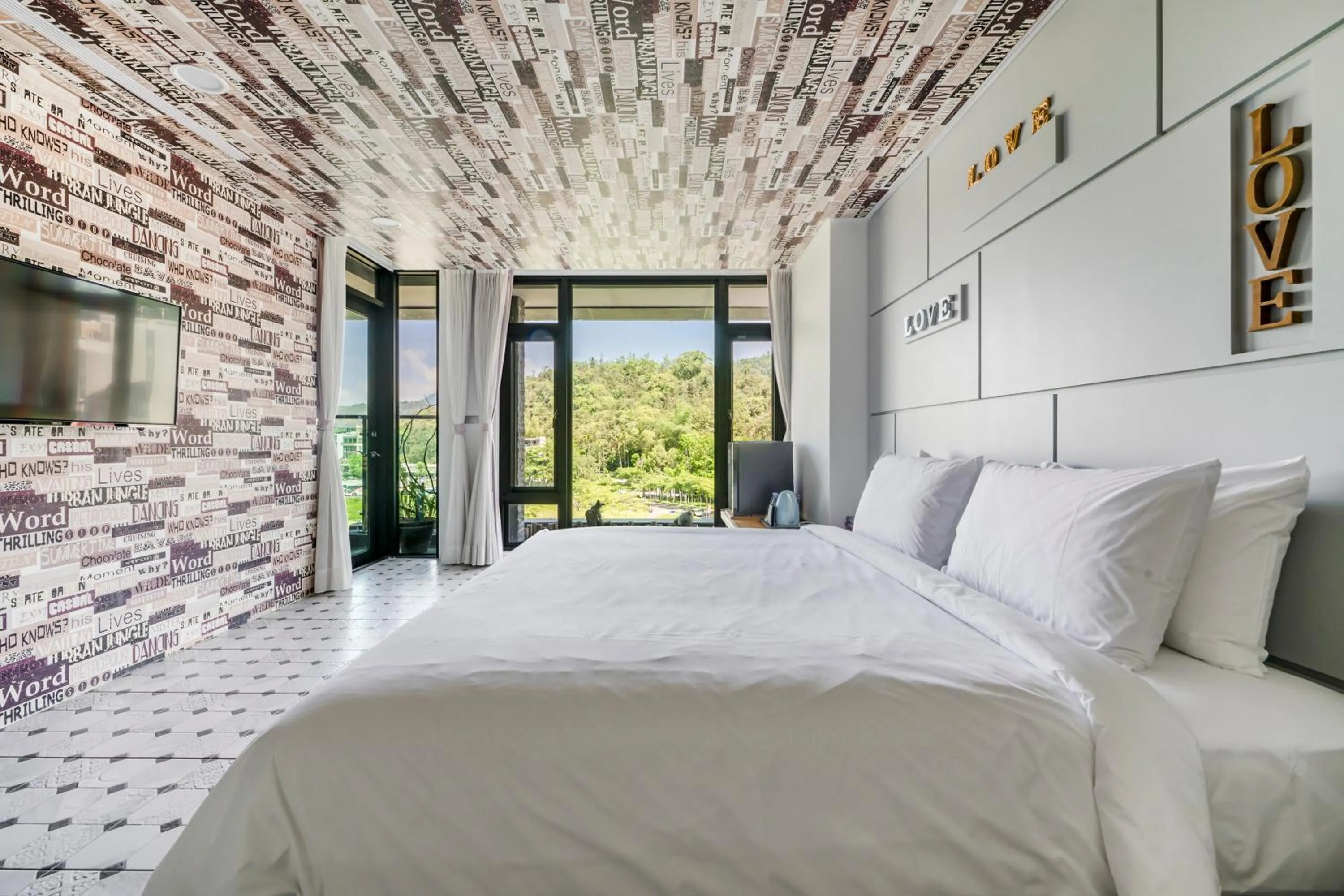 Photo of the whole room, Bed in Han Yan Design Hotel