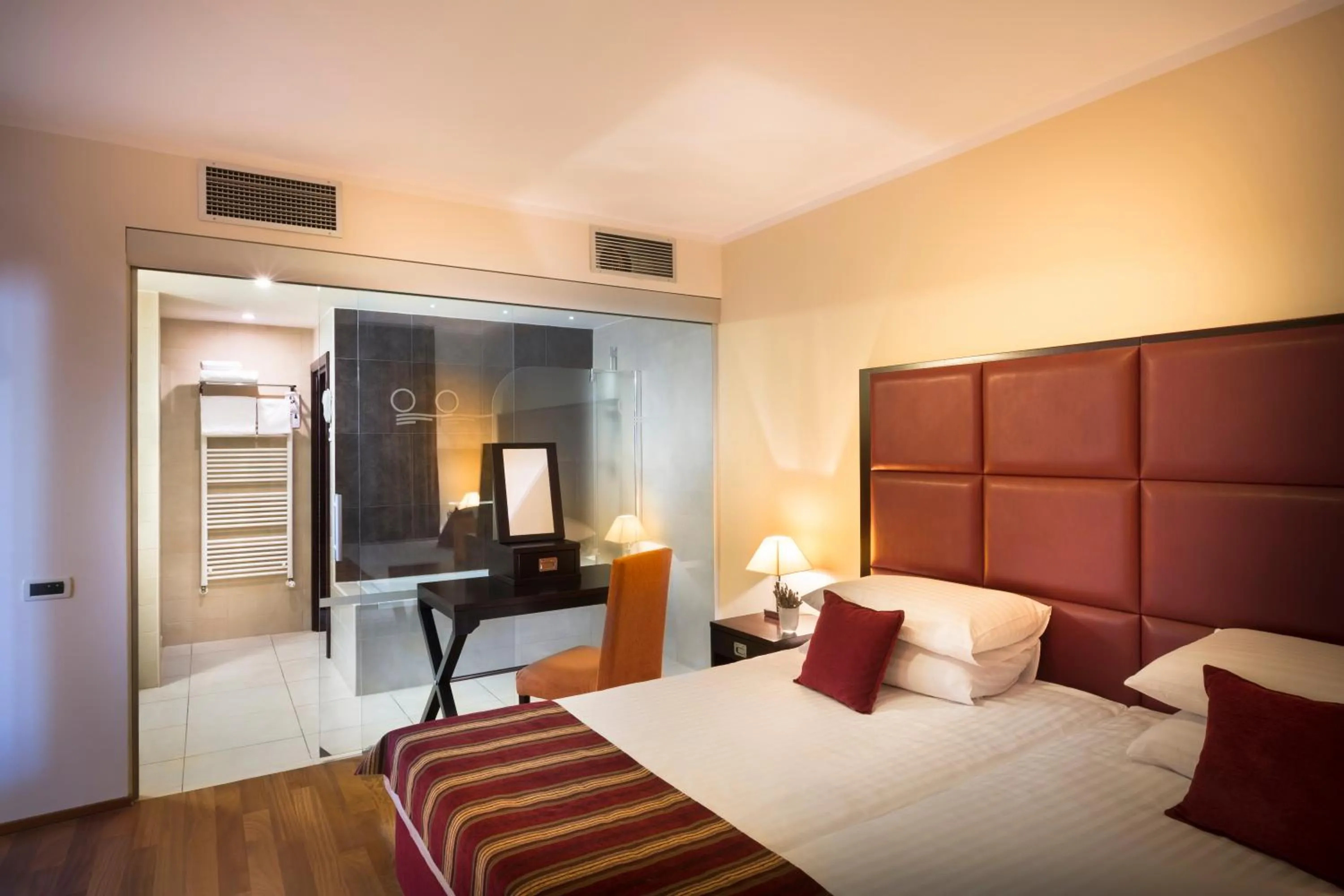 Bathroom, Bed in Valamar Atrium Residence