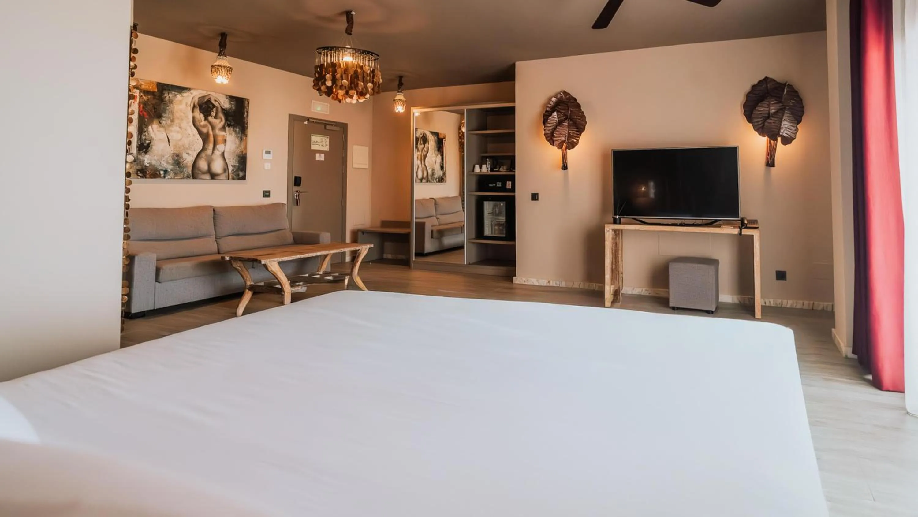 Photo of the whole room, Bed in Tarifa Lances by QHotels