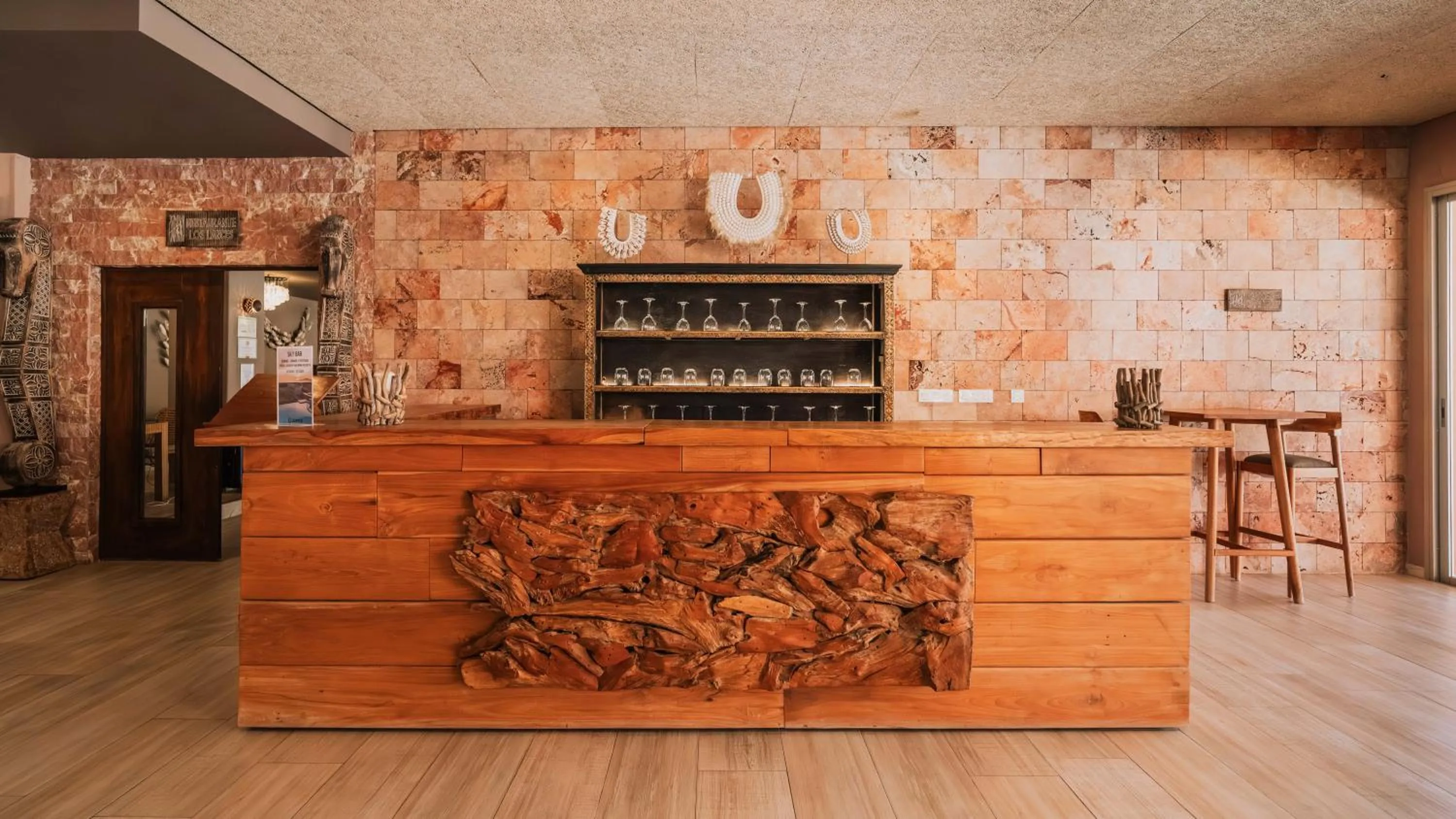 Lounge or bar in Tarifa Lances by QHotels