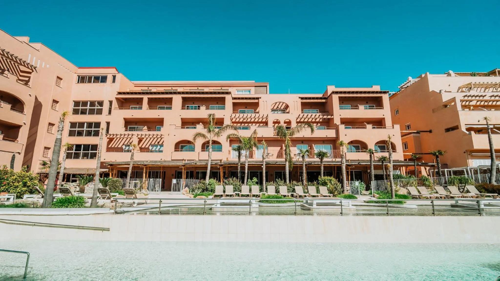 Swimming pool in Tarifa Lances by QHotels