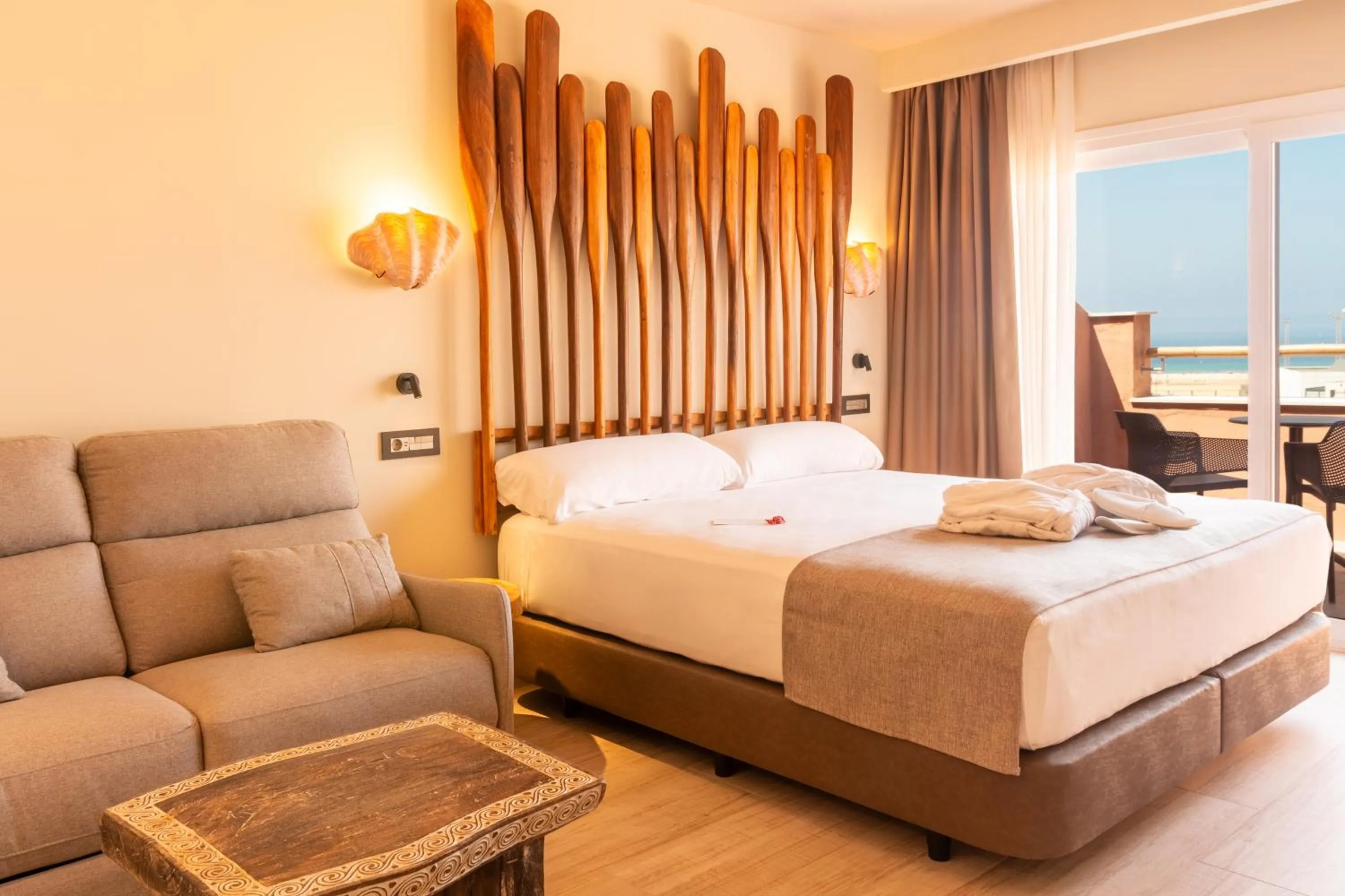 Photo of the whole room, Bed in Tarifa Lances by QHotels