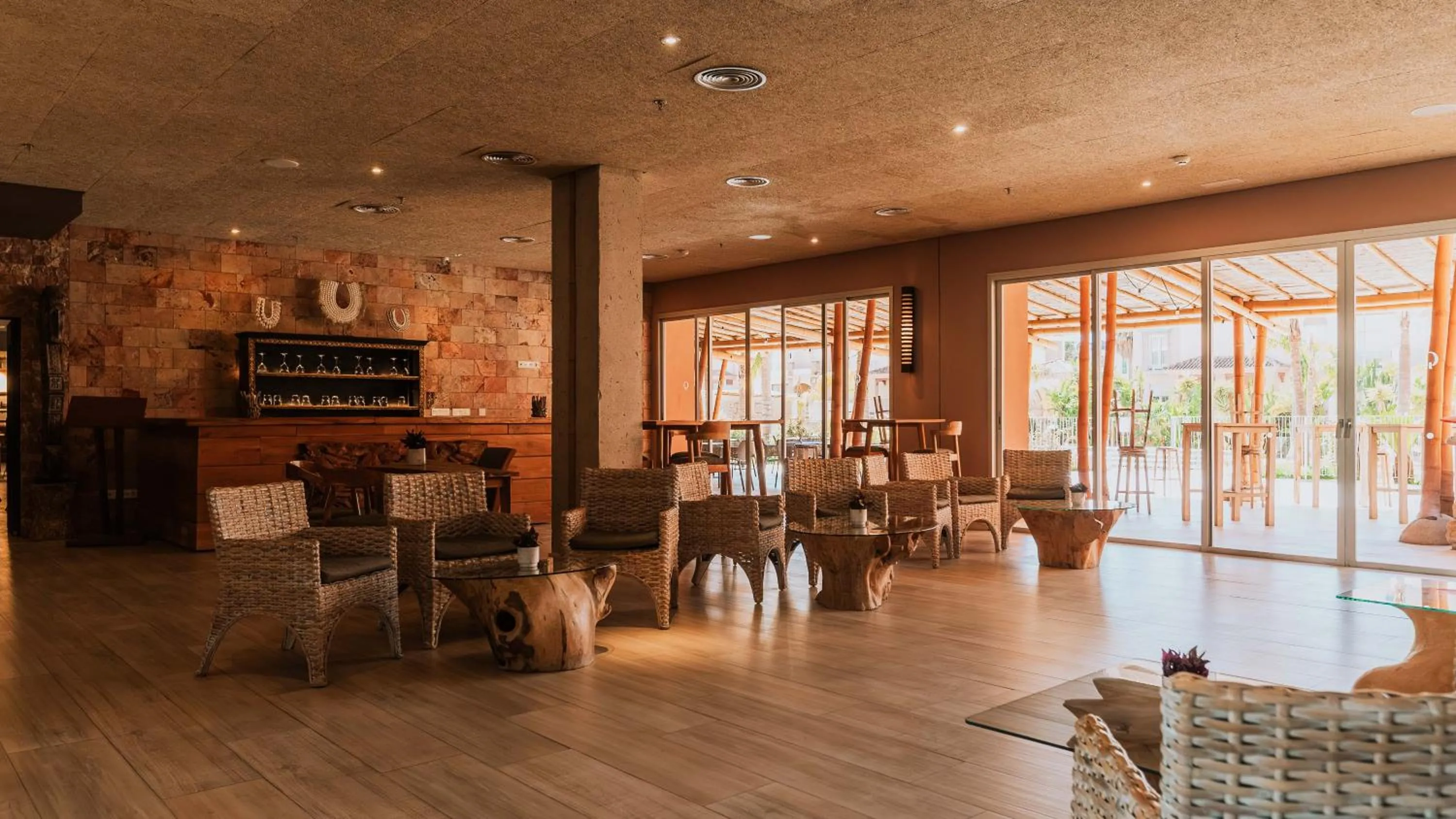 Lounge or bar in Tarifa Lances by QHotels