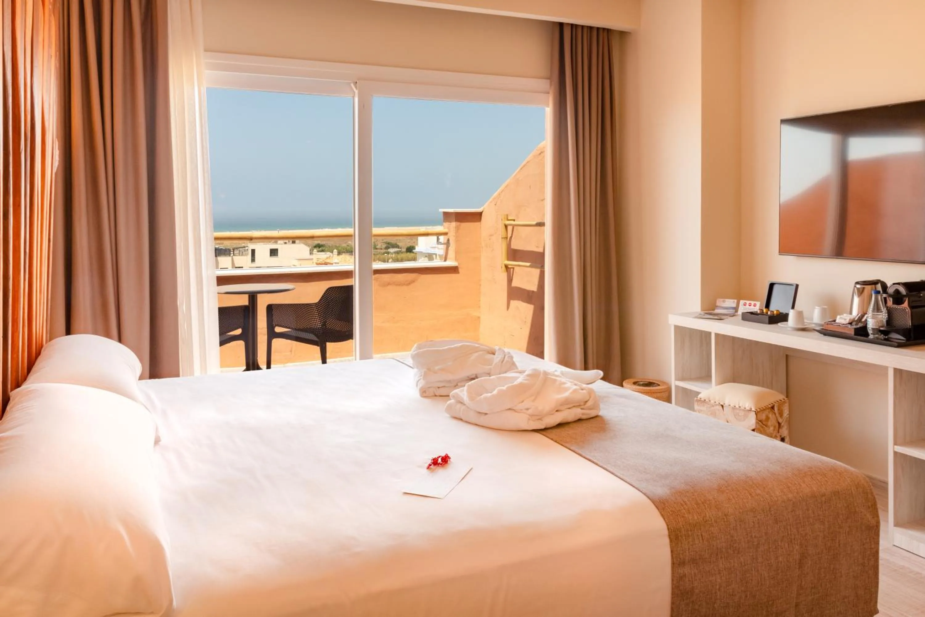 Coffee/tea facilities, Bed in Tarifa Lances by QHotels