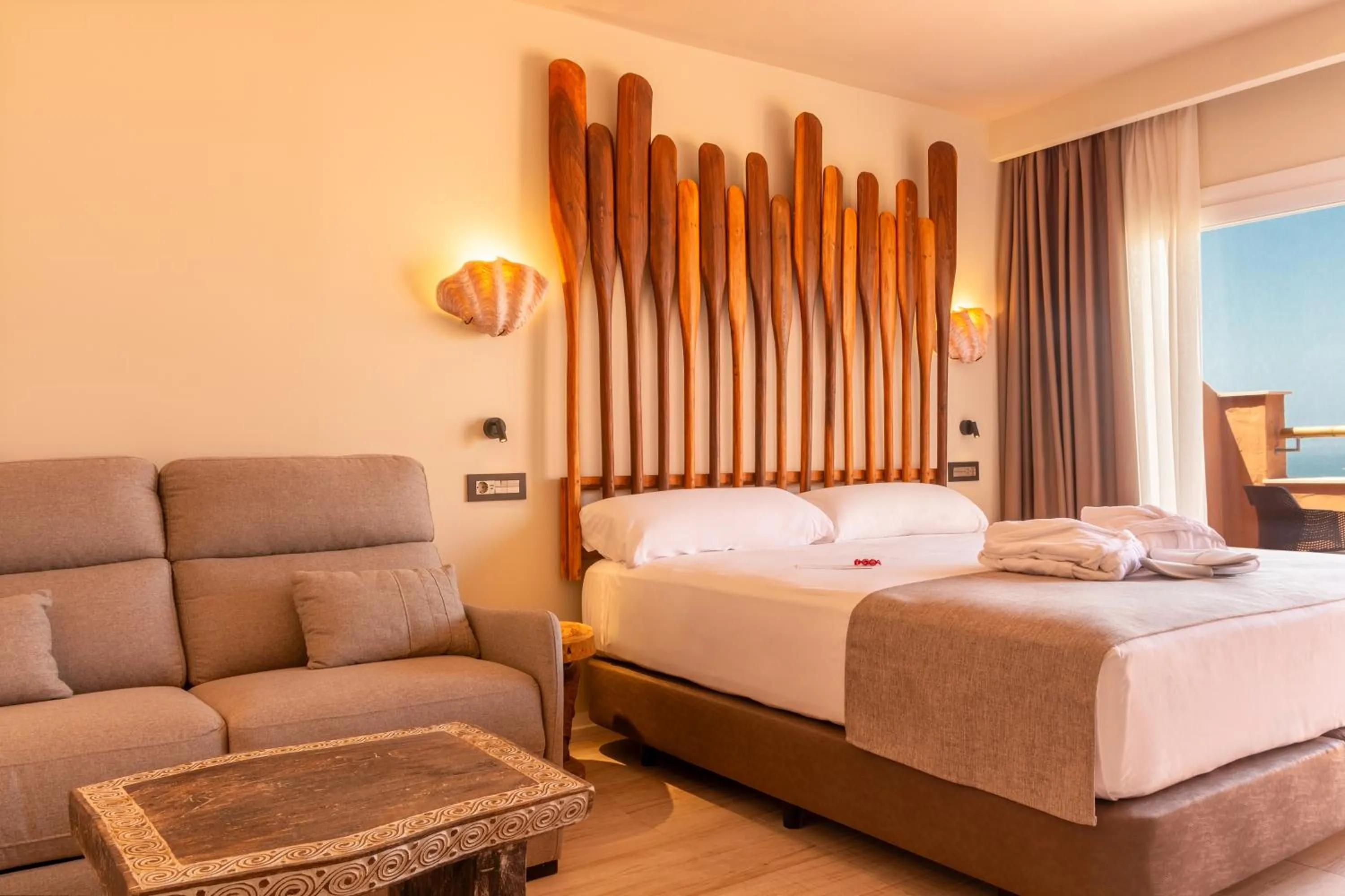 Photo of the whole room, Bed in Tarifa Lances by QHotels