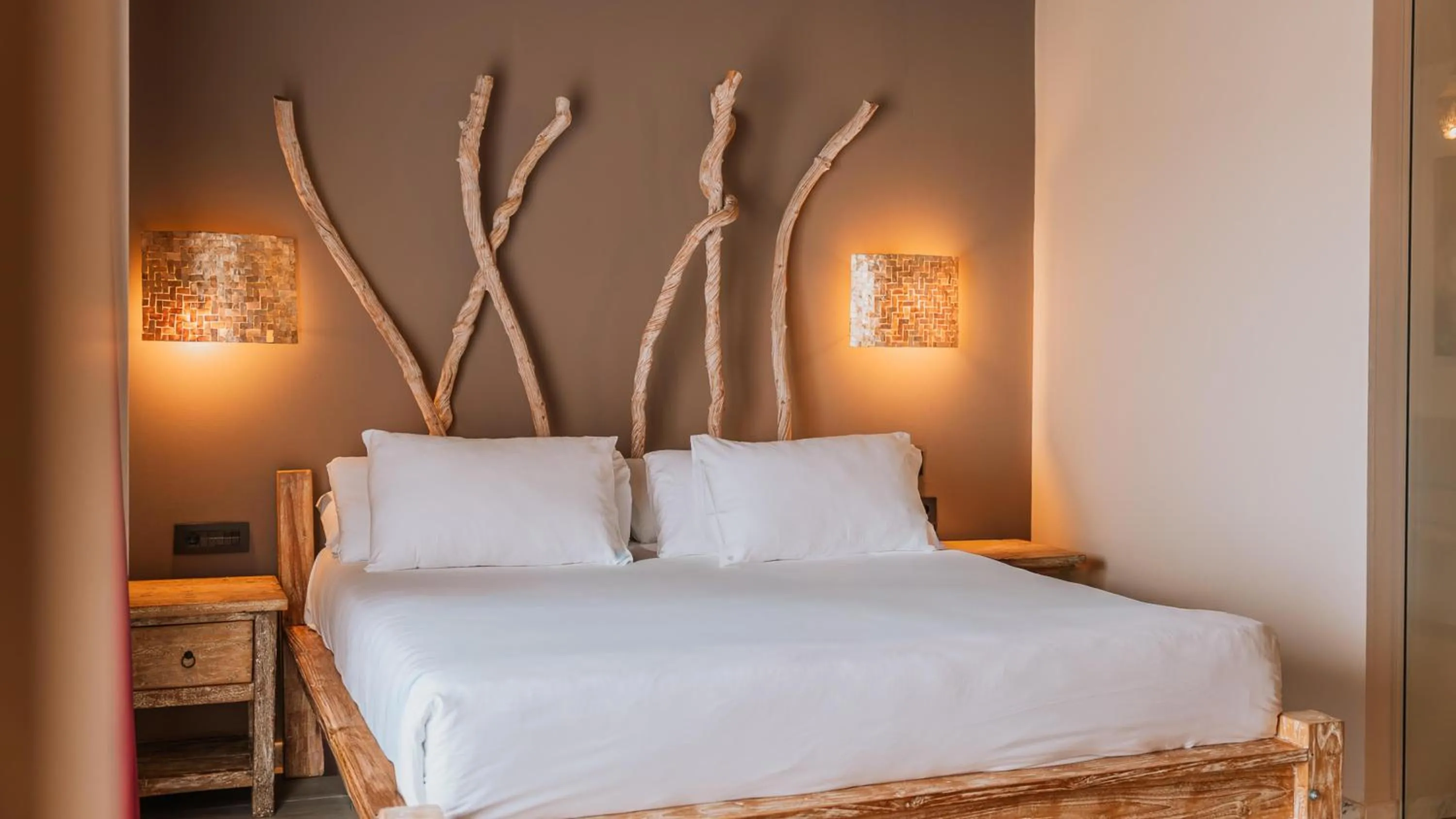 Photo of the whole room, Bed in Tarifa Lances by QHotels