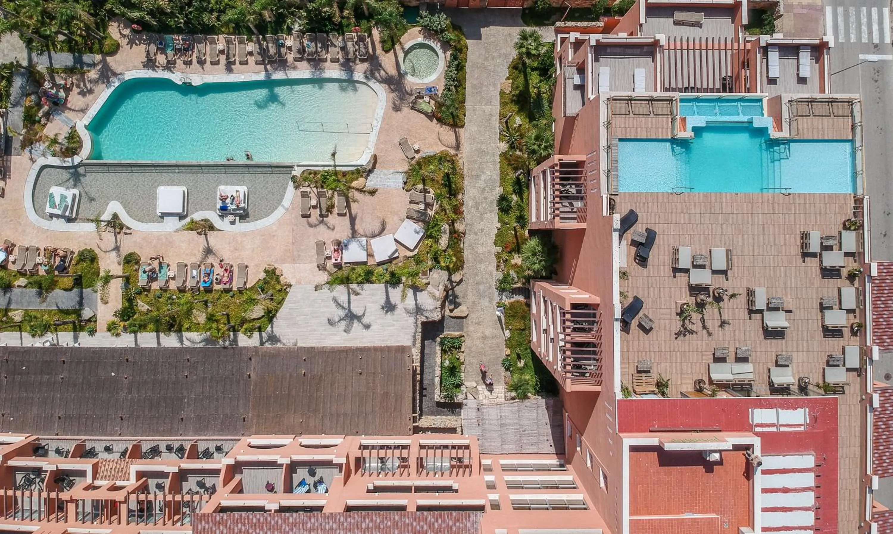 Swimming pool in Tarifa Lances by QHotels