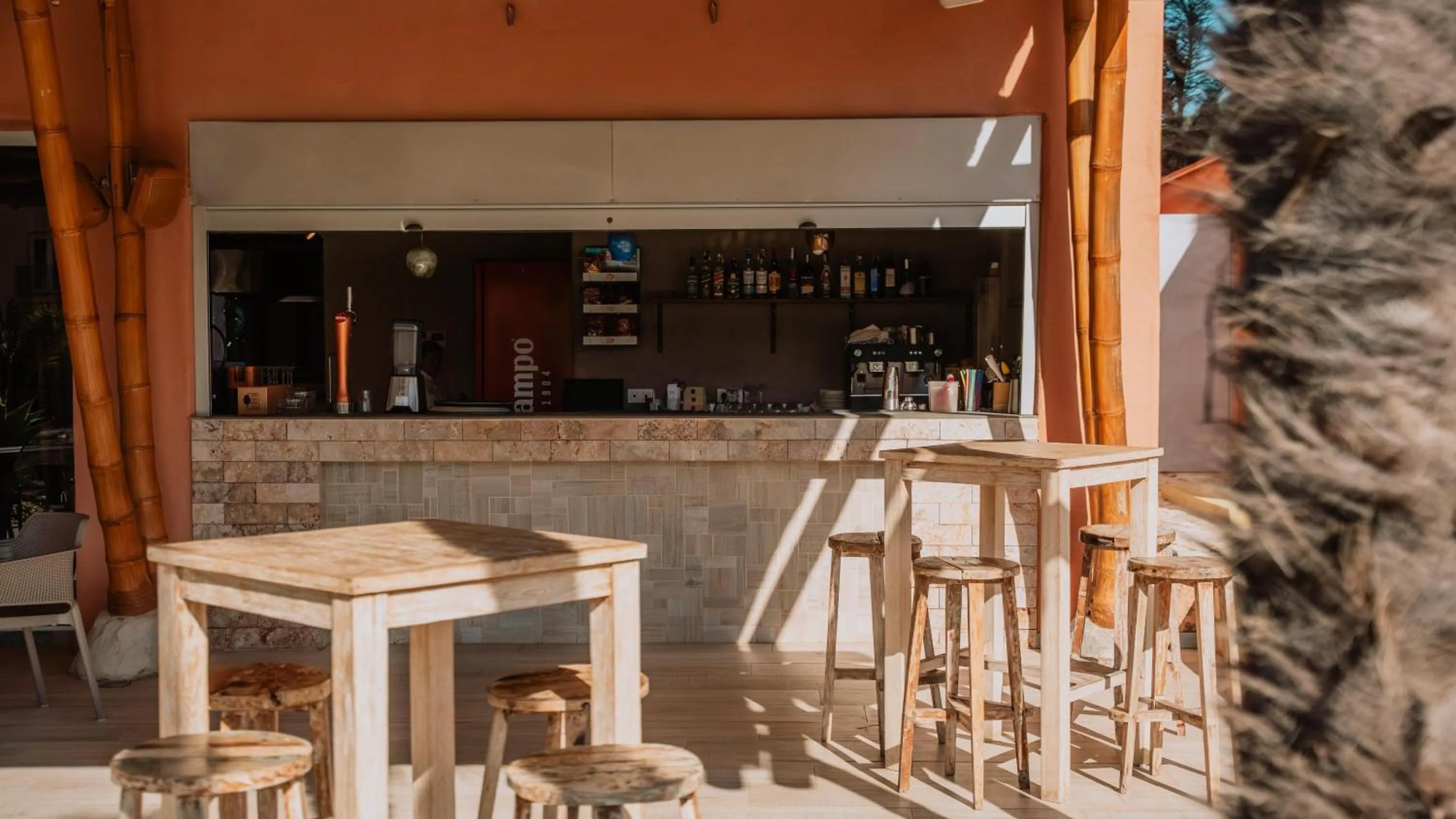Lounge or bar in Tarifa Lances by QHotels