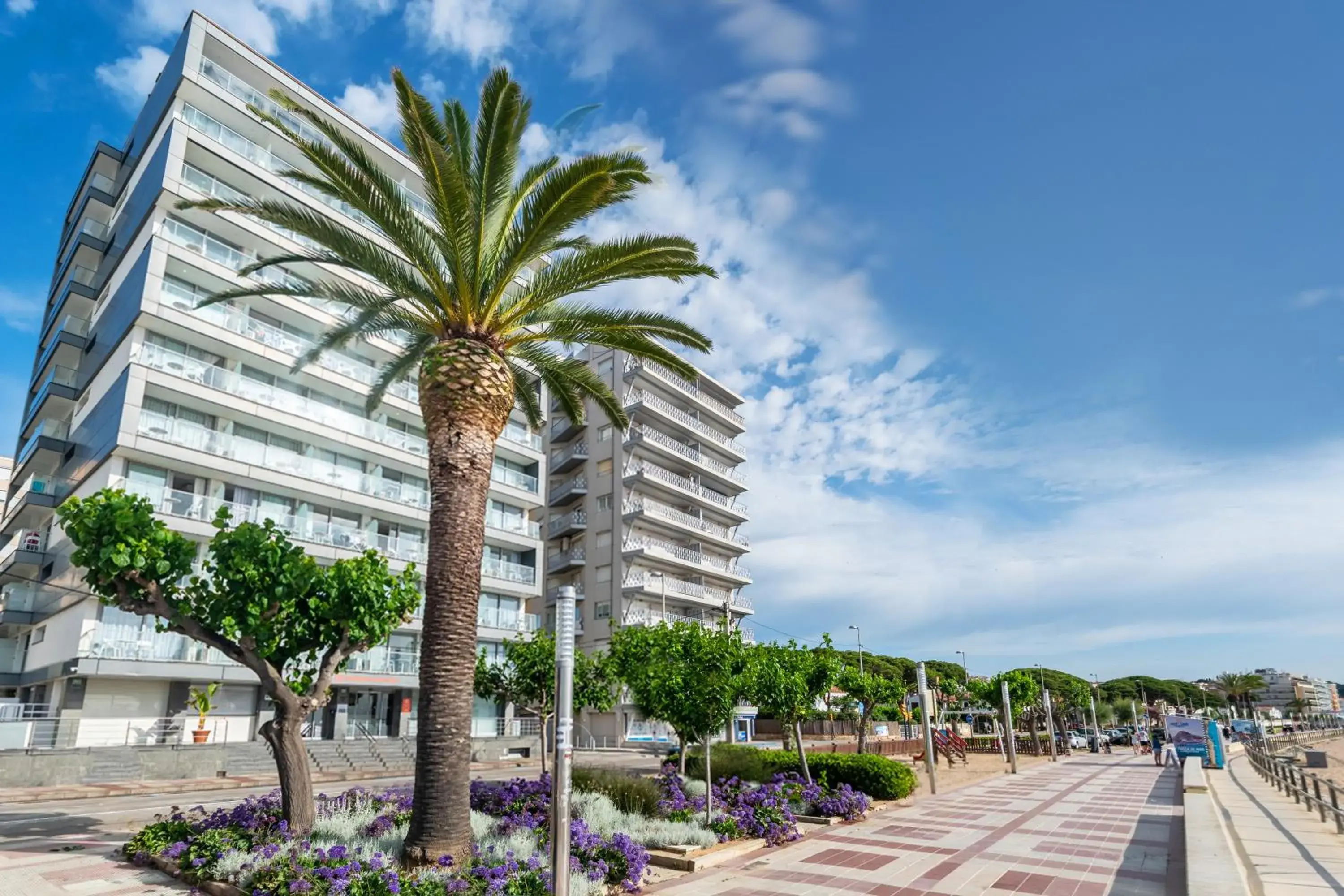 Facade/entrance in Pierre & Vacances Blanes Playa Facade/entrance in Pierre & Vacances Blanes Playa