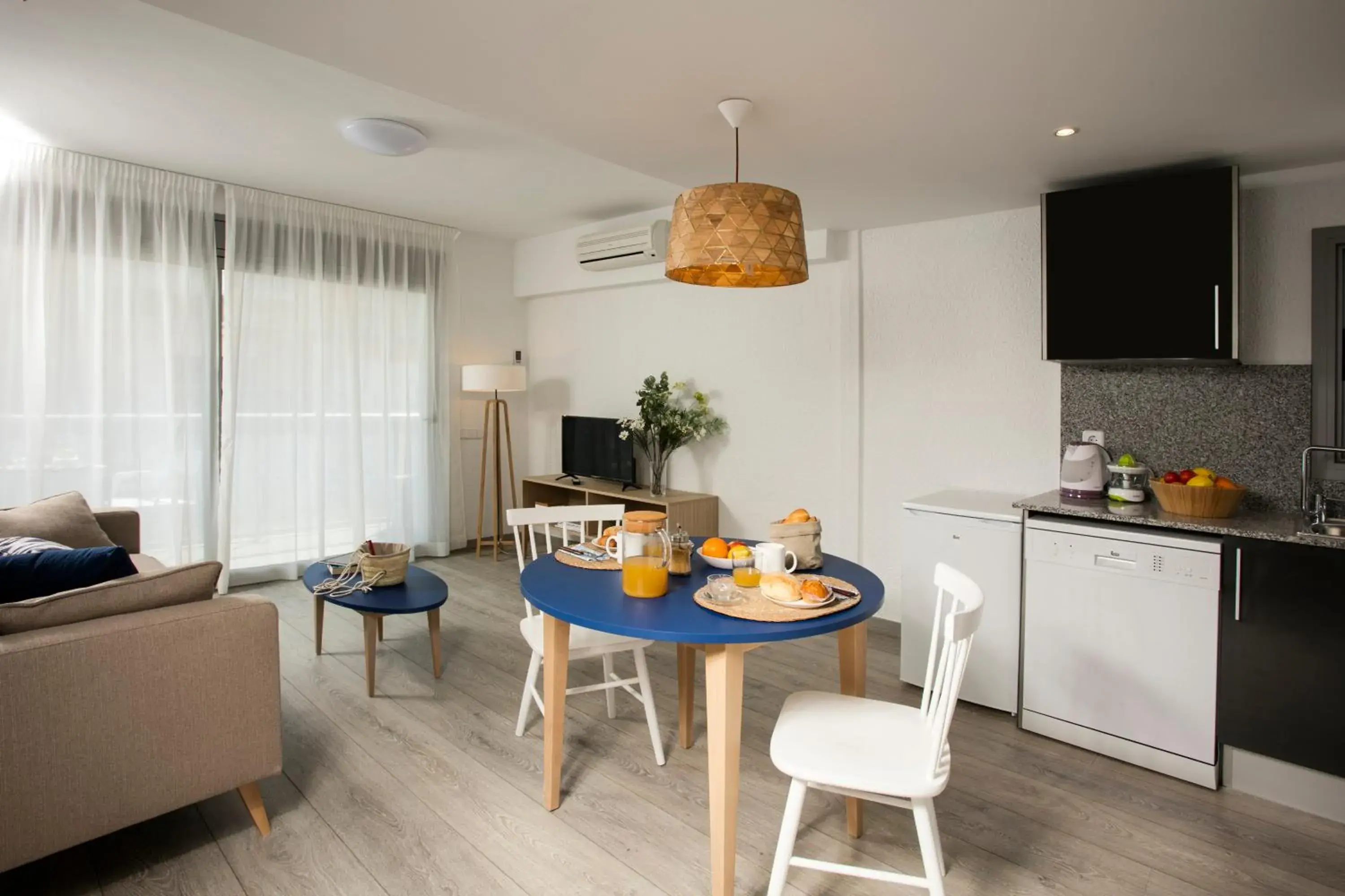 Kitchen or kitchenette in Pierre & Vacances Blanes Playa Kitchen or kitchenette in Pierre & Vacances Blanes Playa