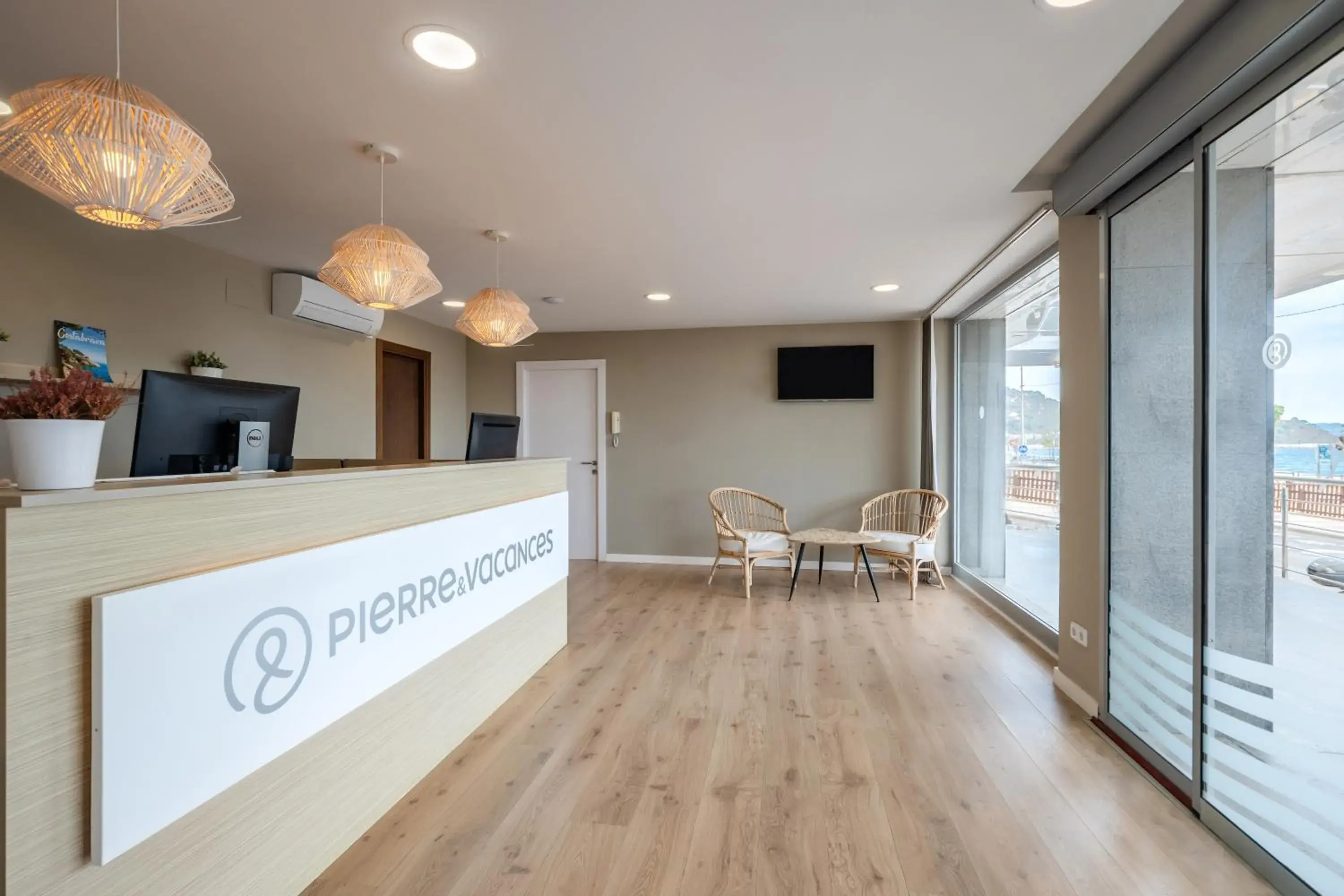 Lobby or reception in Pierre & Vacances Blanes Playa Lobby or reception in Pierre & Vacances Blanes Playa