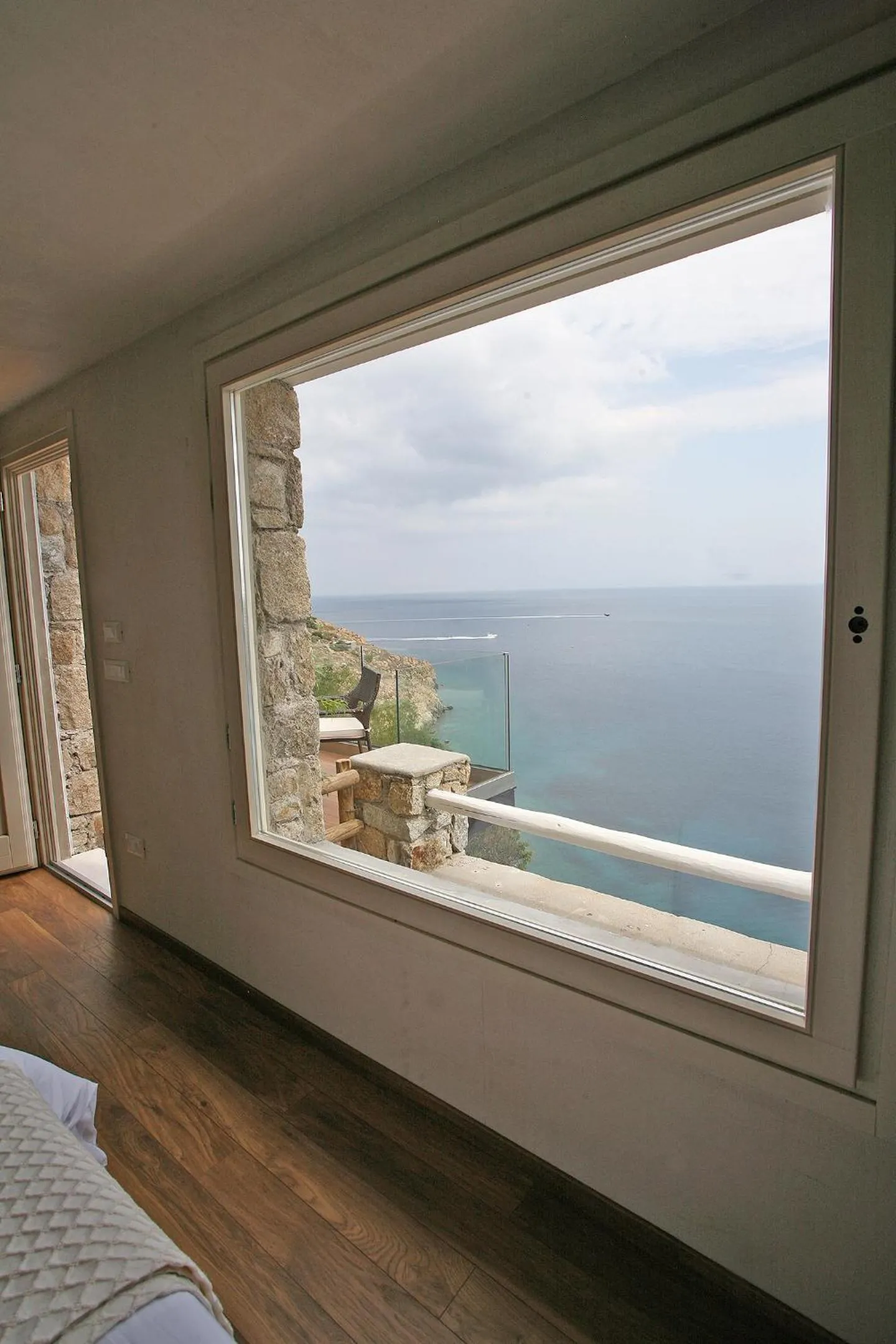 Property building, Bed in Atlantis Beach Residence