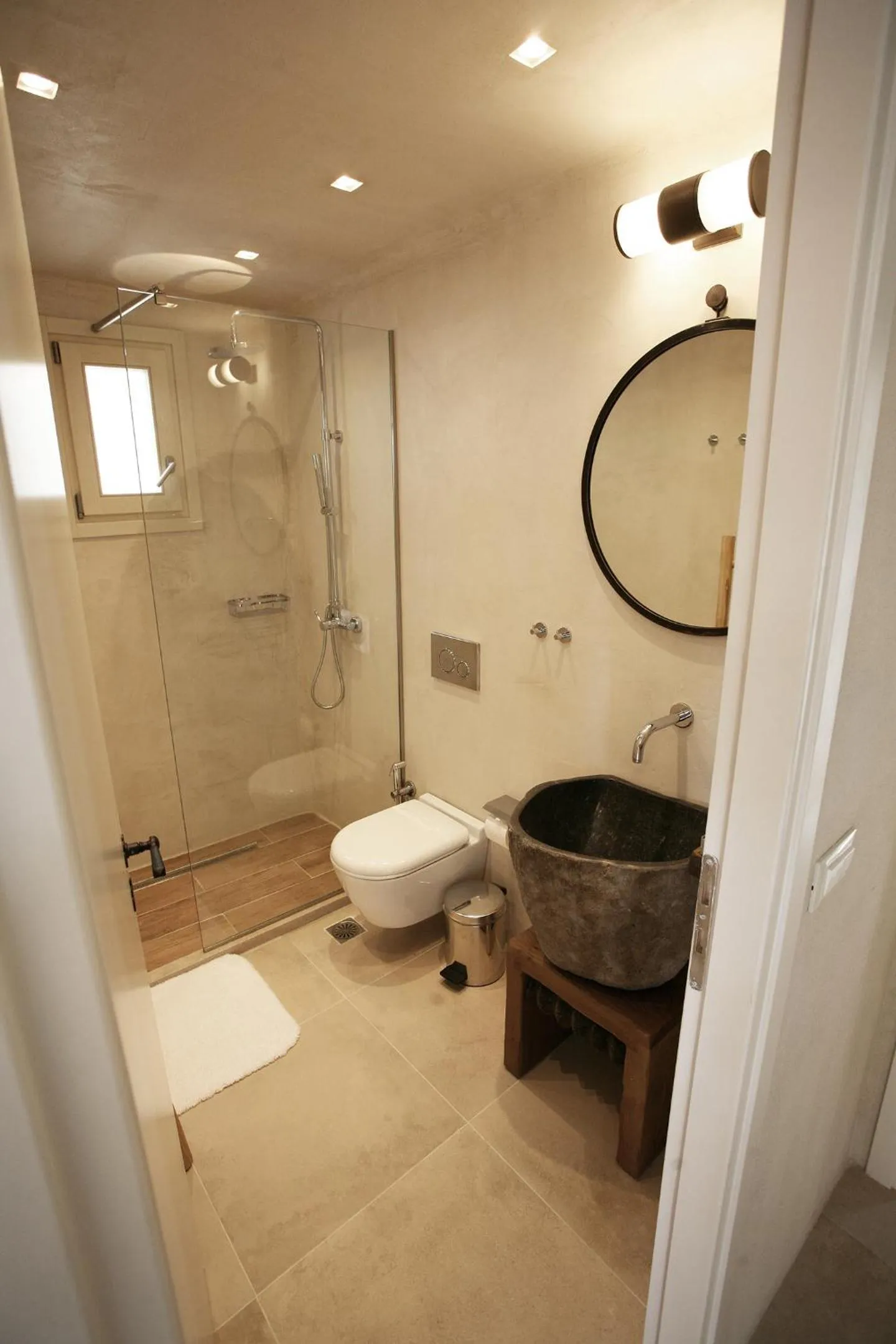 Shower in Atlantis Beach Residence