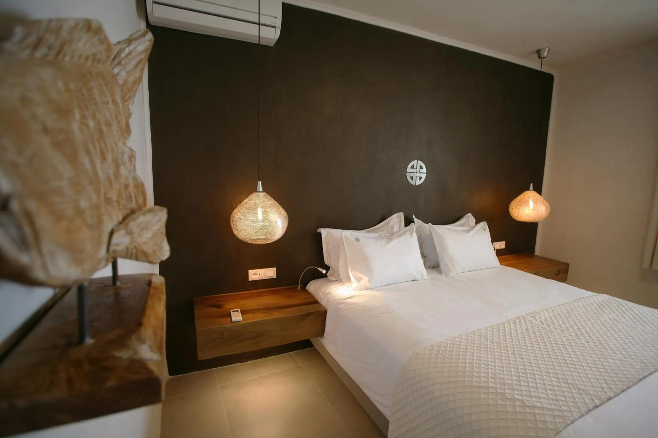 Property building, Bed in Atlantis Beach Residence