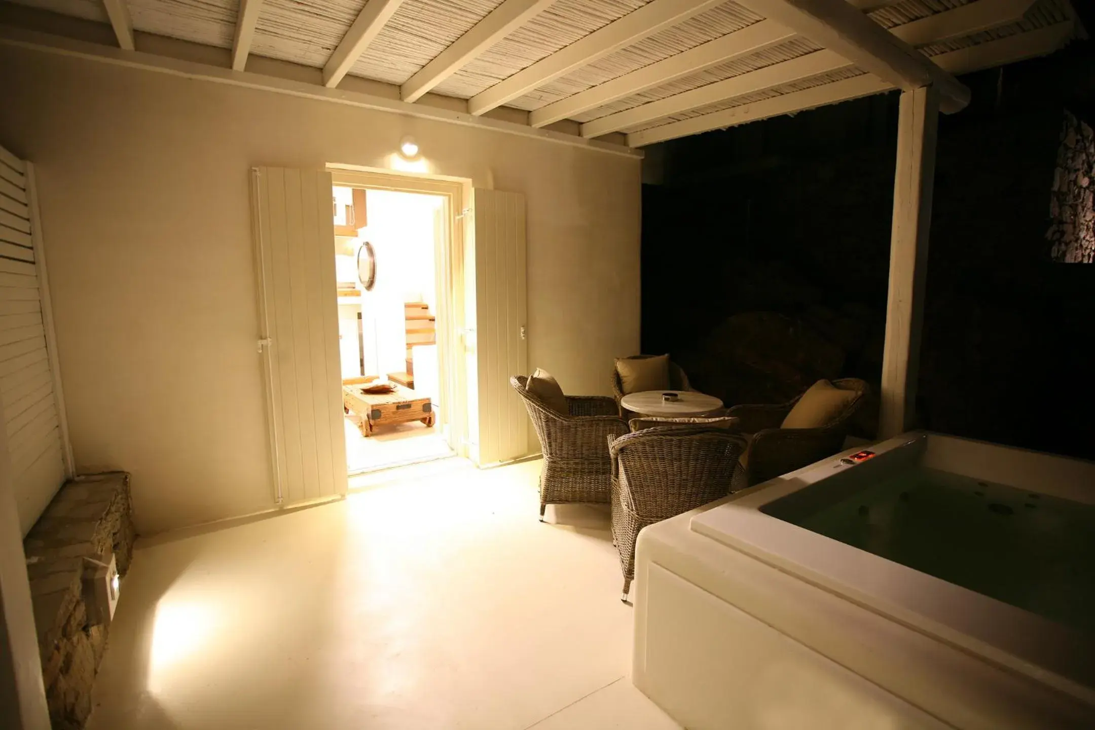 Apollon Light Junior Suite with Sea View and outdoor Jacuzzi in Atlantis Beach Residence Apollon Light Junior Suite with Sea View and outdoor Jacuzzi in Atlantis Beach Residence
