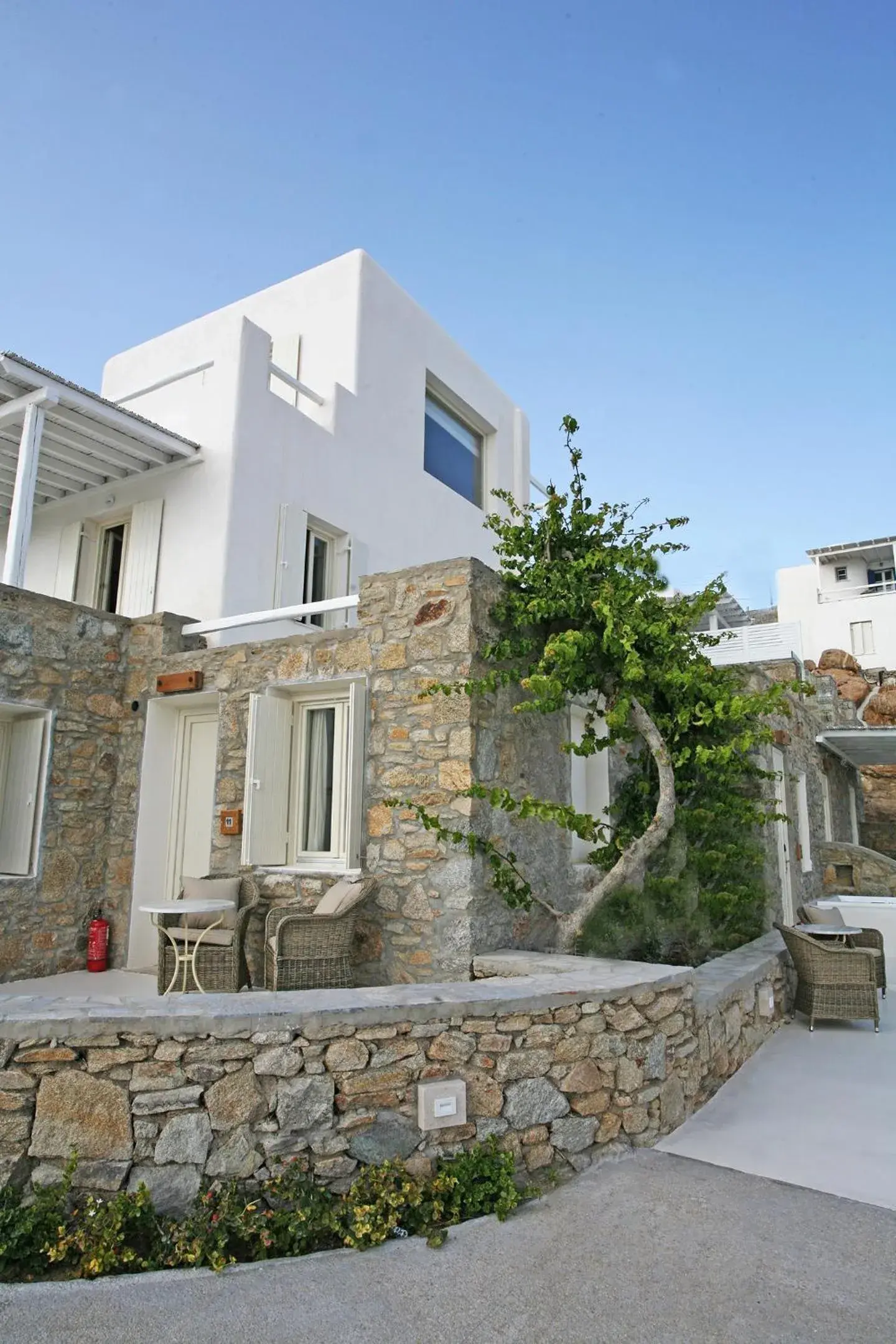 Property building in Atlantis Beach Residence Property building in Atlantis Beach Residence