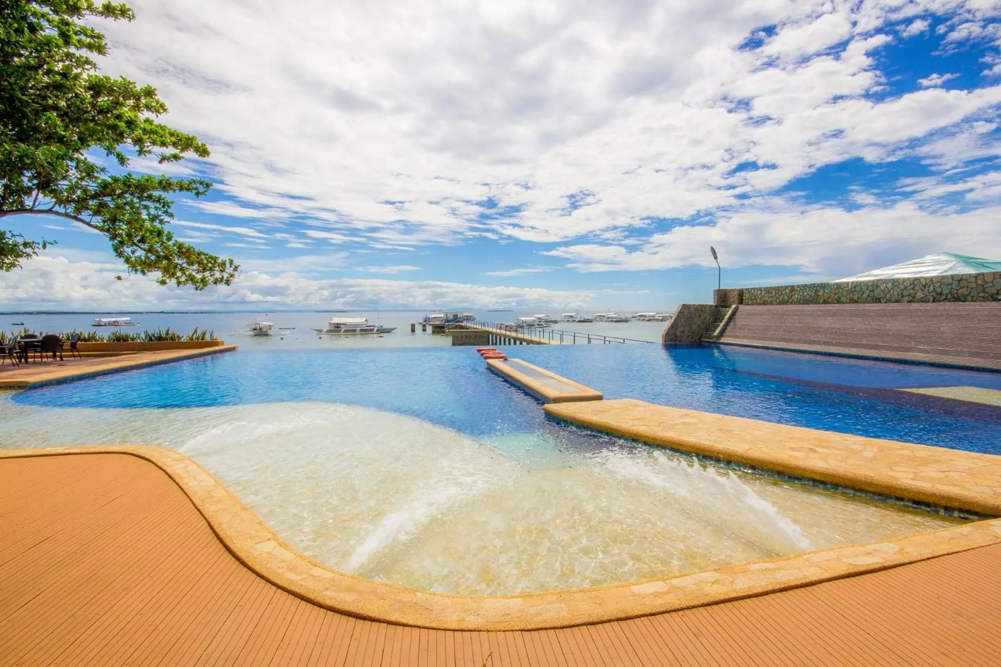 Day in Mactan Resort by 1521