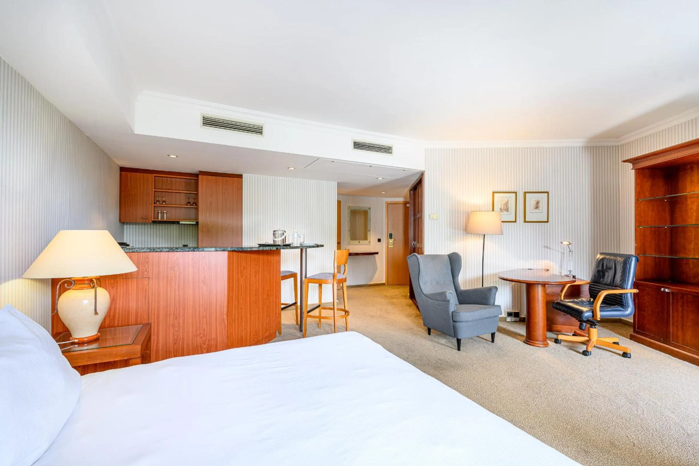 Photo of the whole room, Bed in B-aparthotel Ambiorix