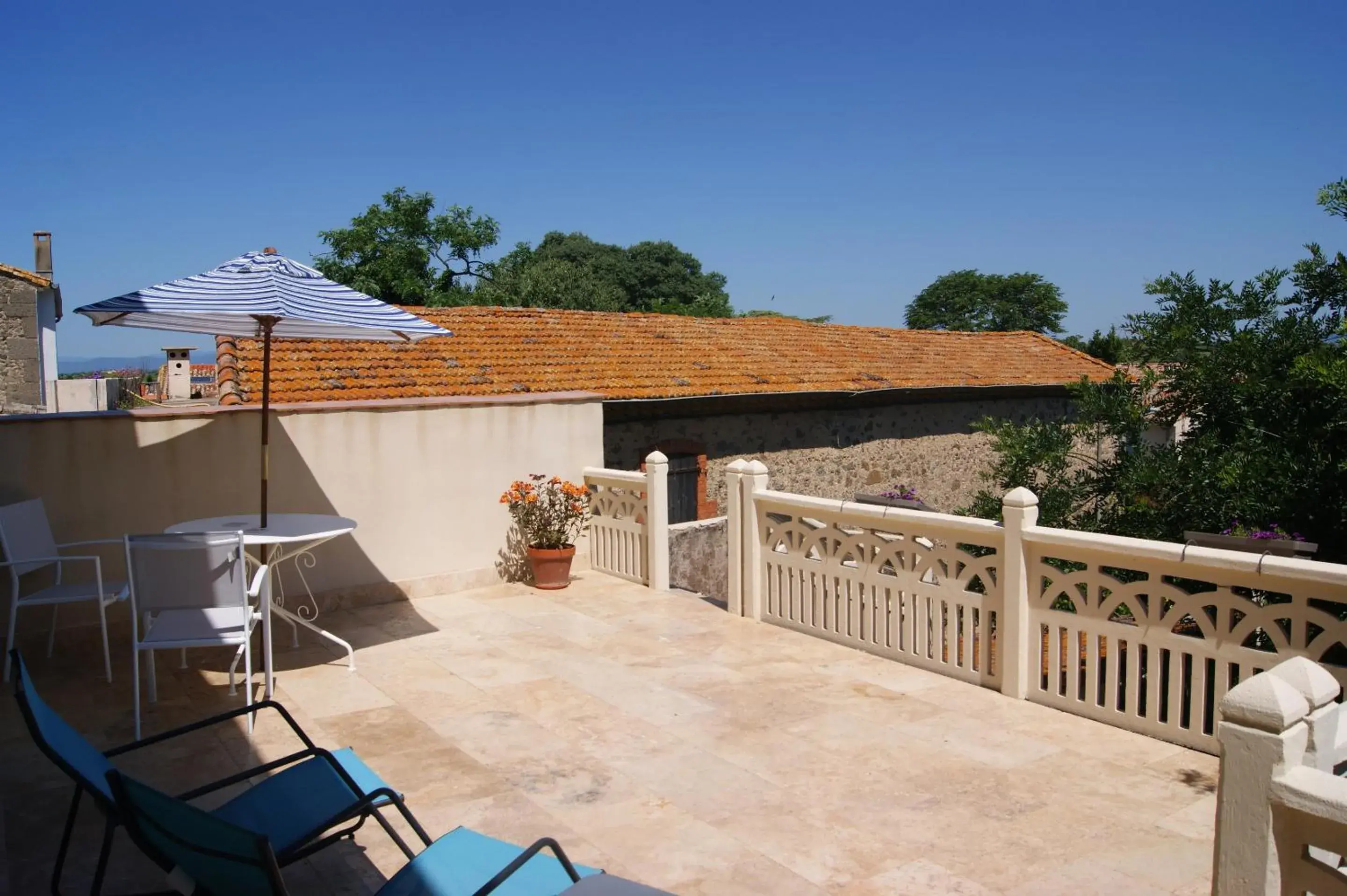 Garden in Le Petit Molière Garden in Le Petit Molière