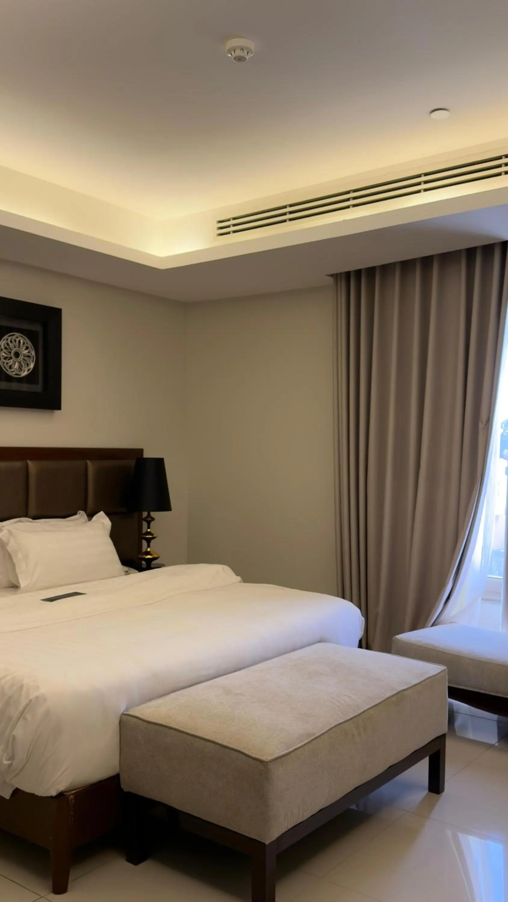 Noon Hotel Suites