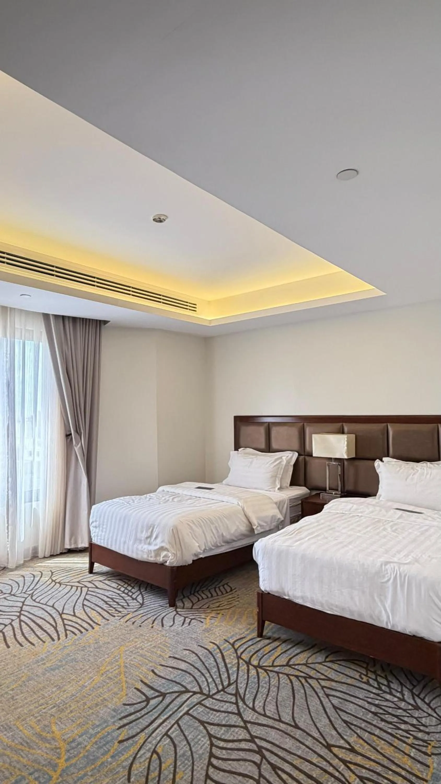 Noon Hotel Suites
