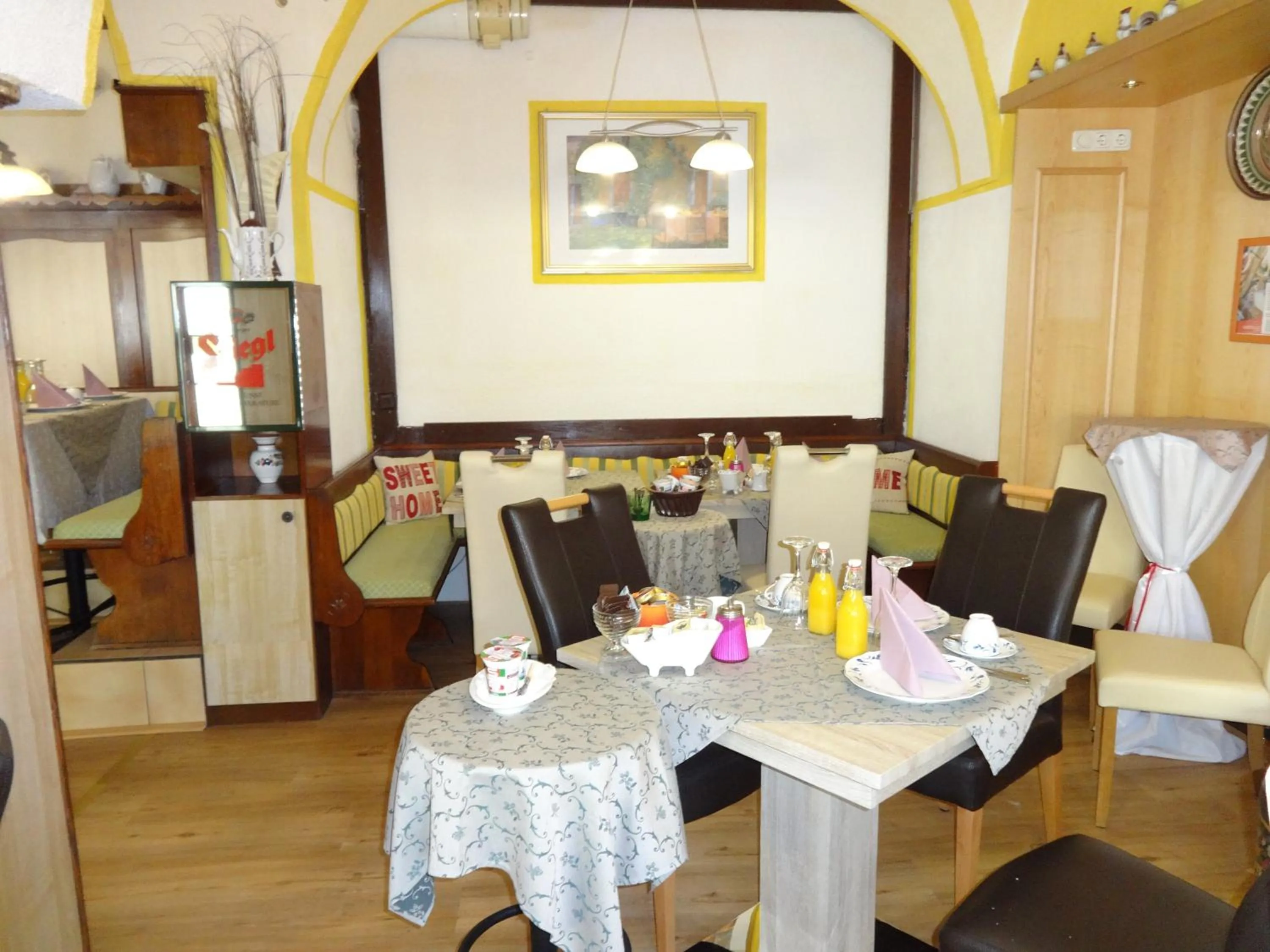 Food and drinks in Frühstückspension Irmer